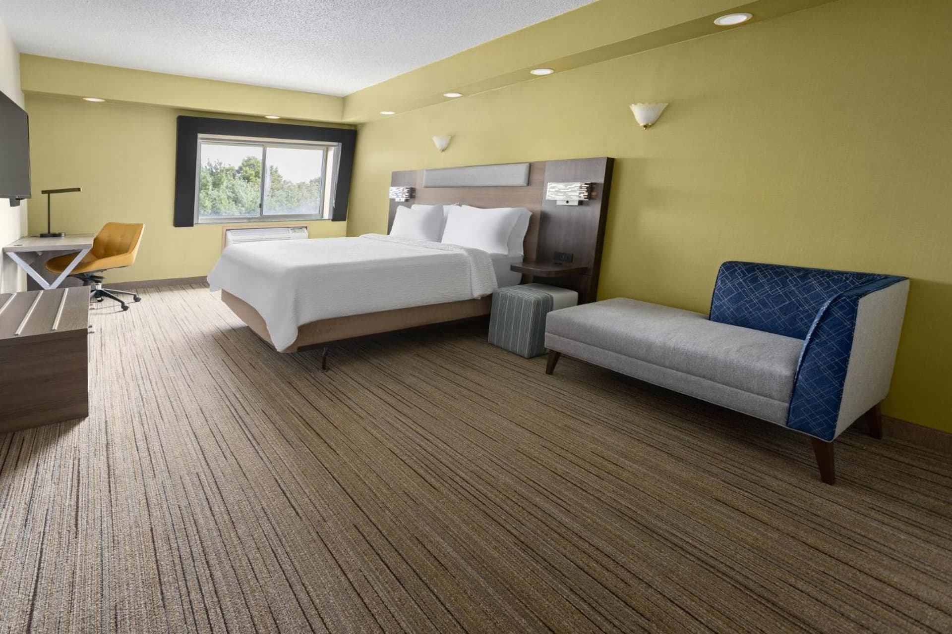 Holiday Inn Express Stony Brook-Long Island by IHG gallery photo in Centereach, NY — image 24