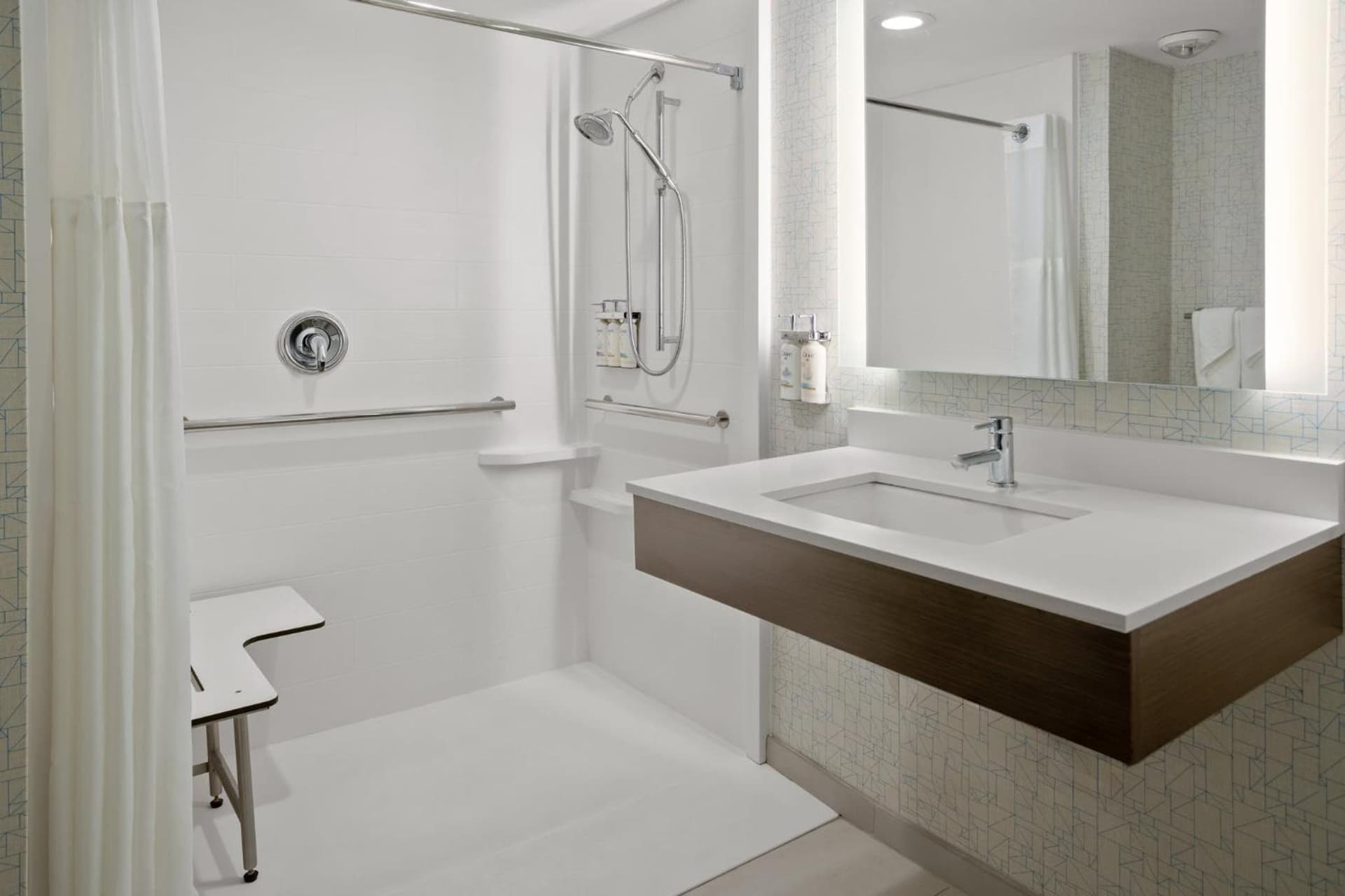 Holiday Inn Express Stony Brook-Long Island by IHG gallery photo in Centereach, NY — image 12