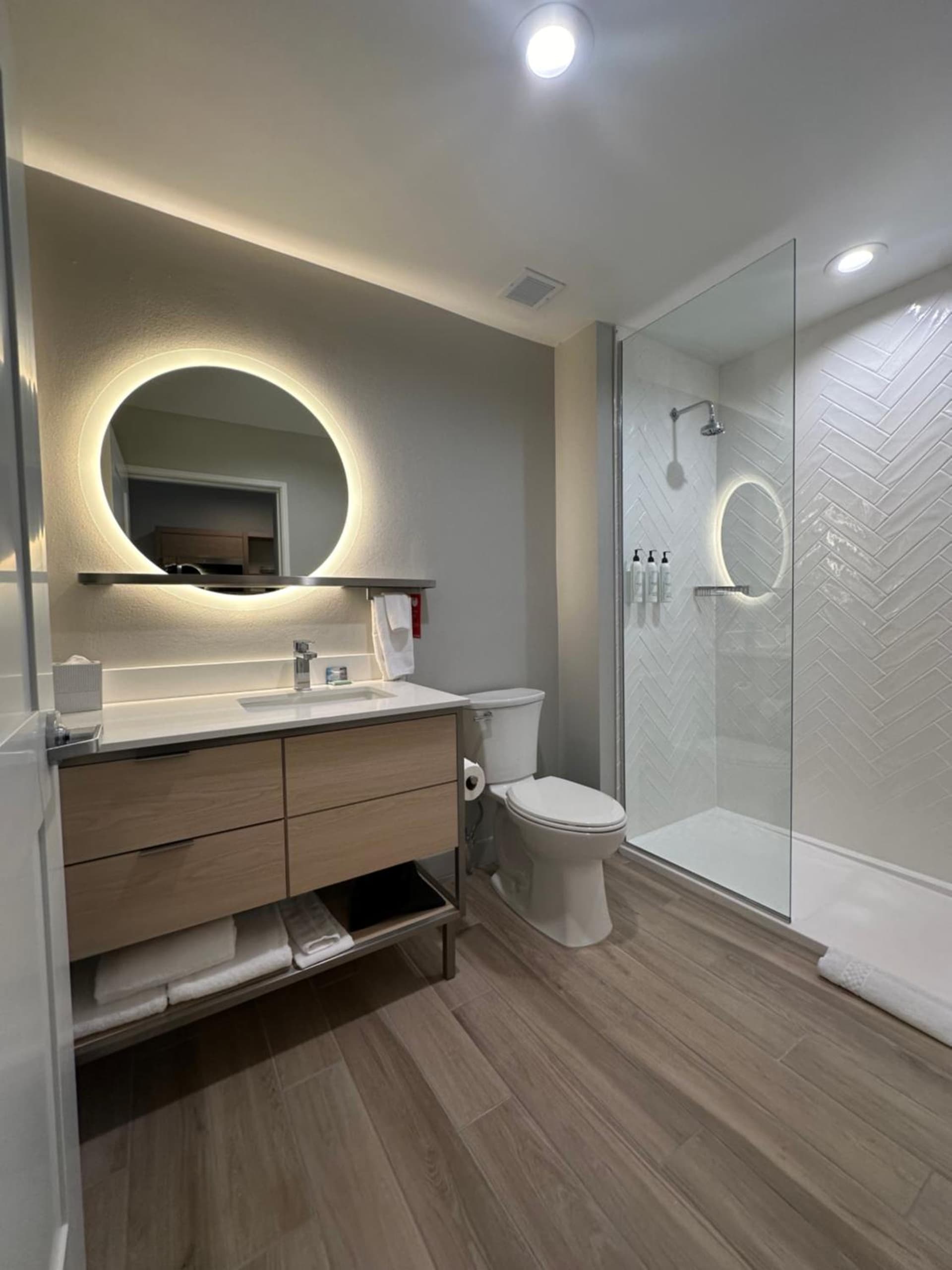 TownePlace Suites by Marriott Weatherford interior in Weatherford, TX — gallery photo 2