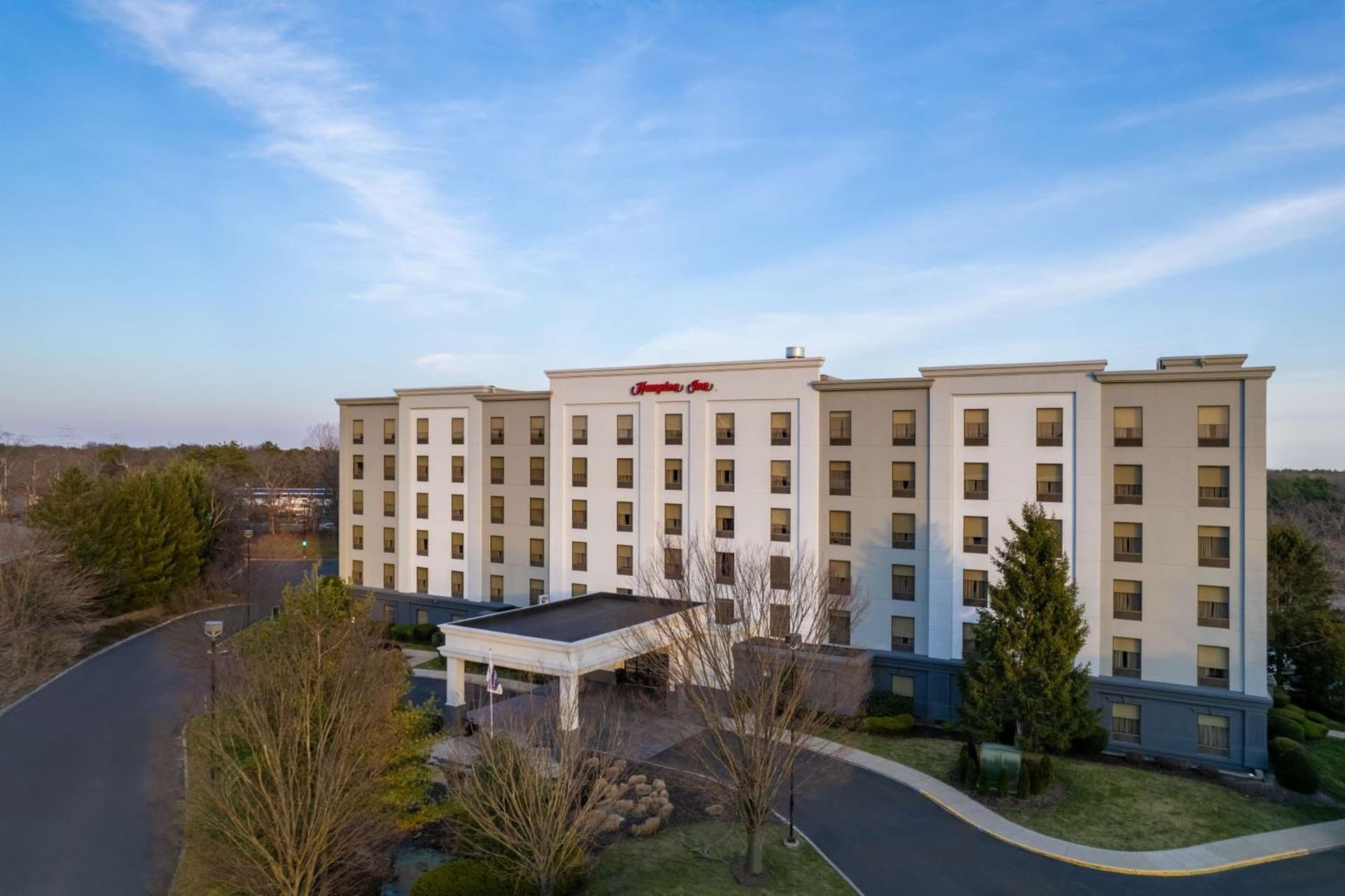 Hampton Inn Long Island-Brookhaven interior in Farmingville, NY — gallery photo 2