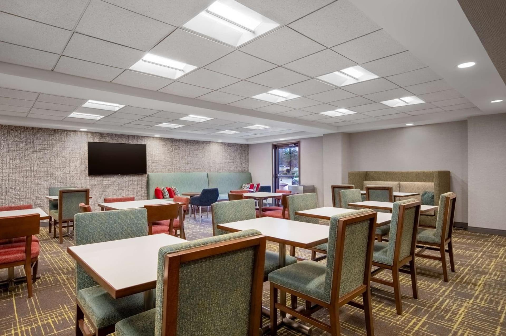 Hampton Inn Long Island-Brookhaven gallery photo in Farmingville, NY — image 17