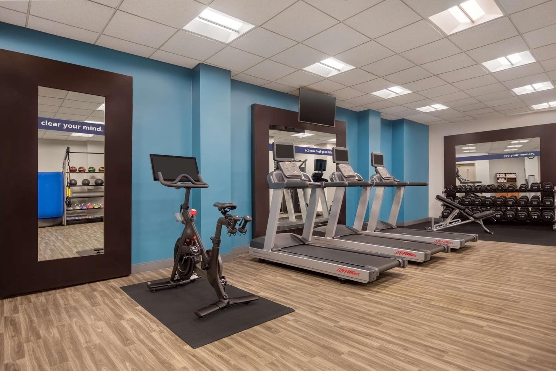 Hampton Inn Long Island-Brookhaven gallery photo in Farmingville, NY — image 11