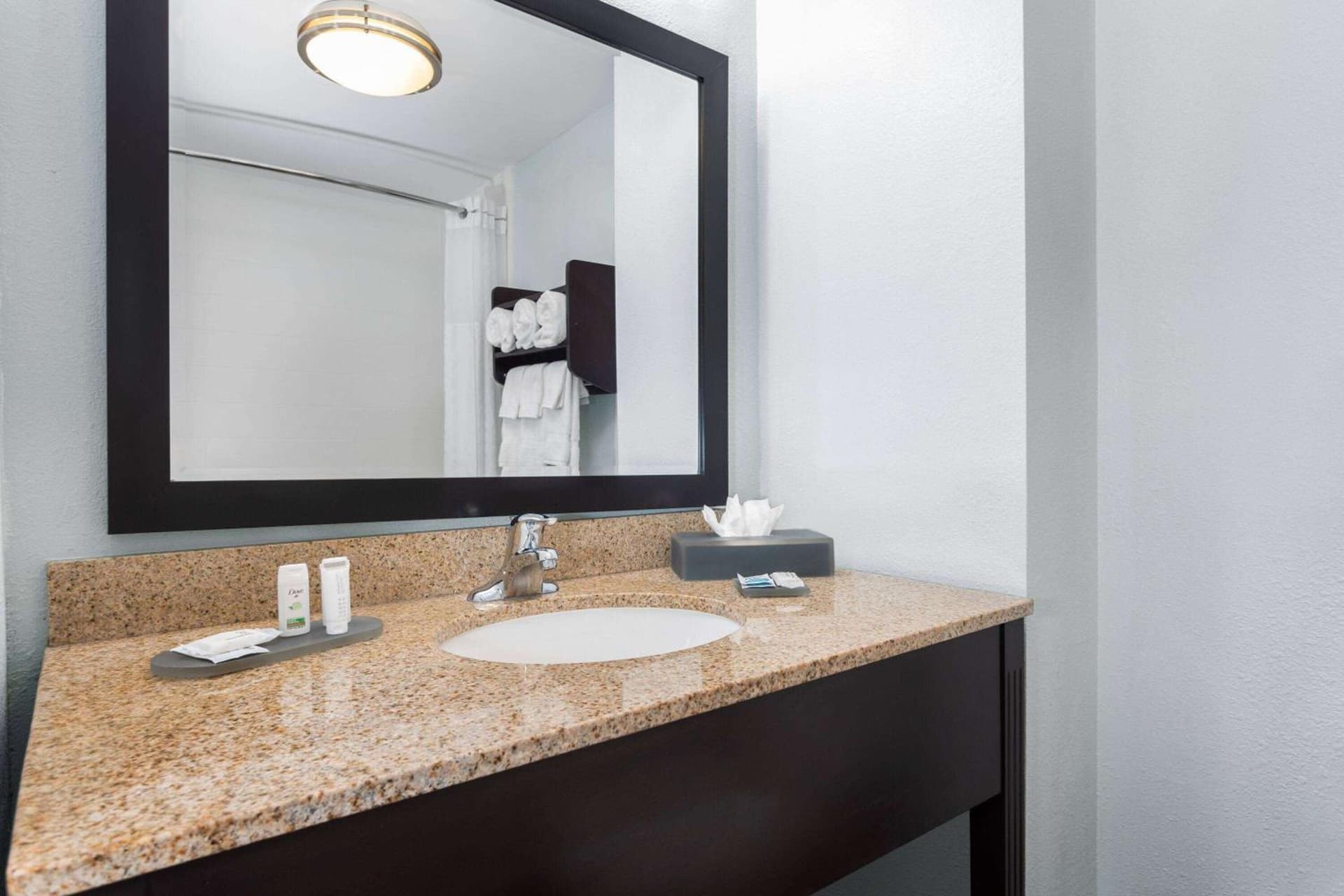 La Quinta by Wyndham Bonita Springs Naples North gallery photo in Bonita Springs, FL — image 32