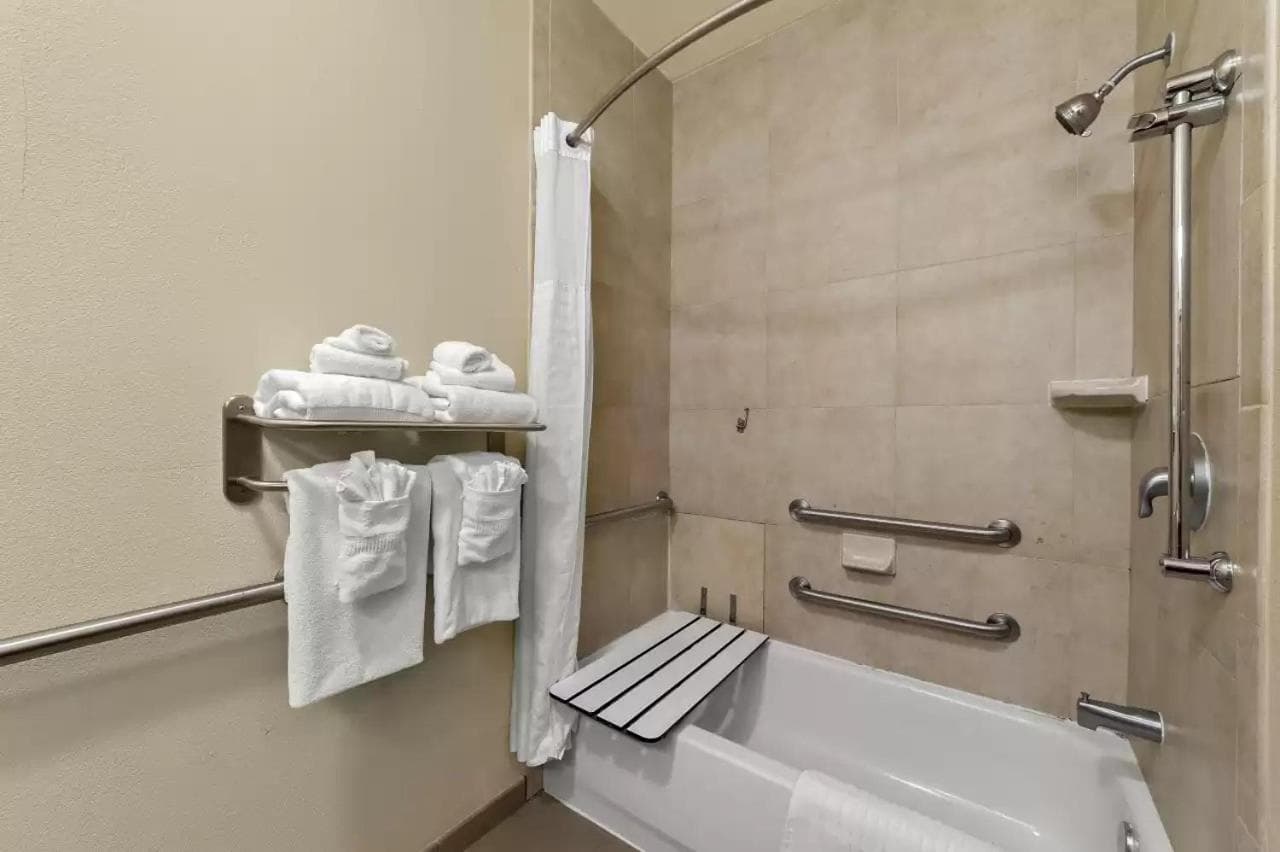 Comfort Suites Corpus Christi Central gallery photo in Corpus Christi, TX — image 16