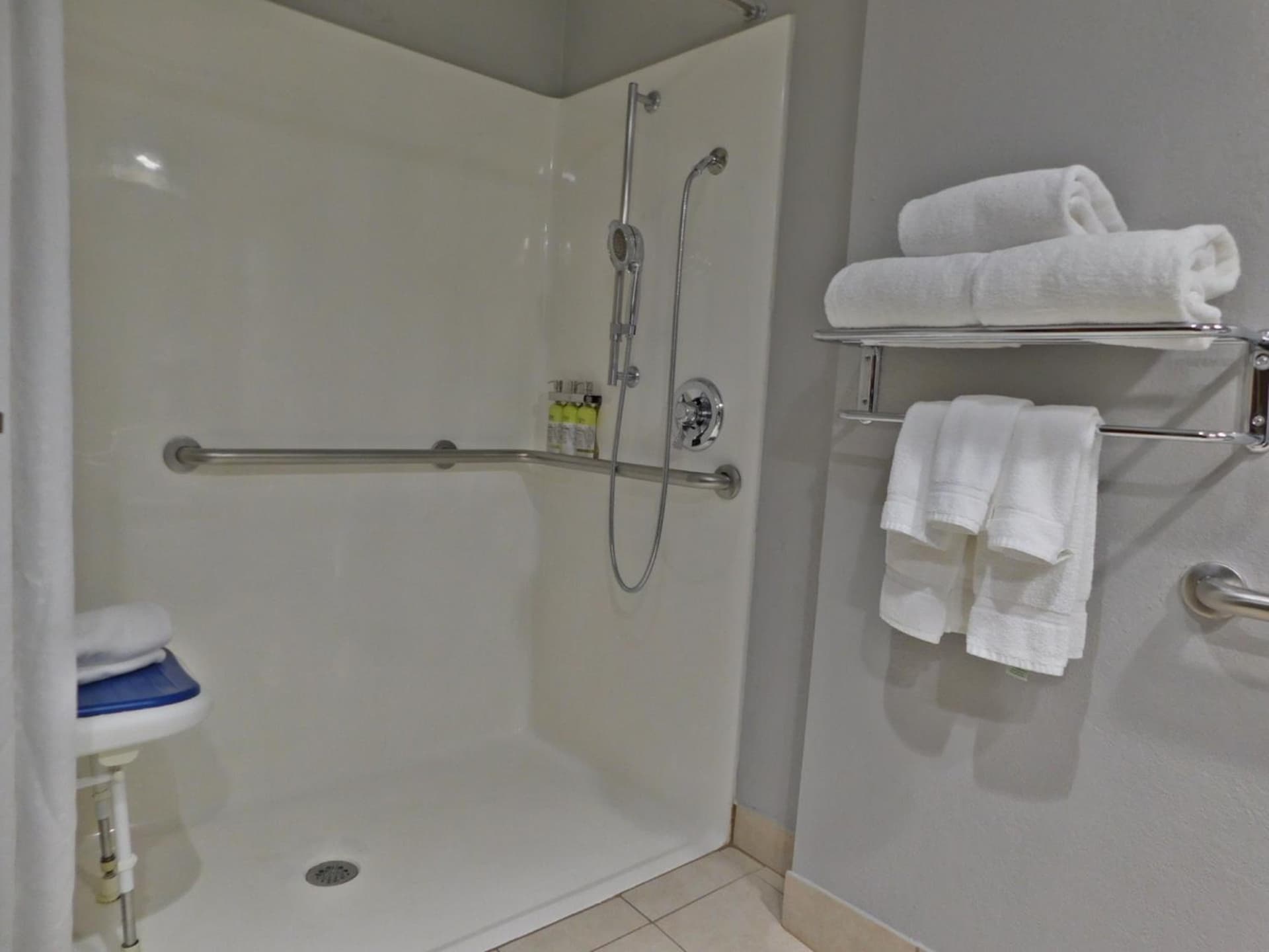 Holiday Inn Express Cleveland Downtown by IHG property views in Cleveland, OH — gallery photo 3