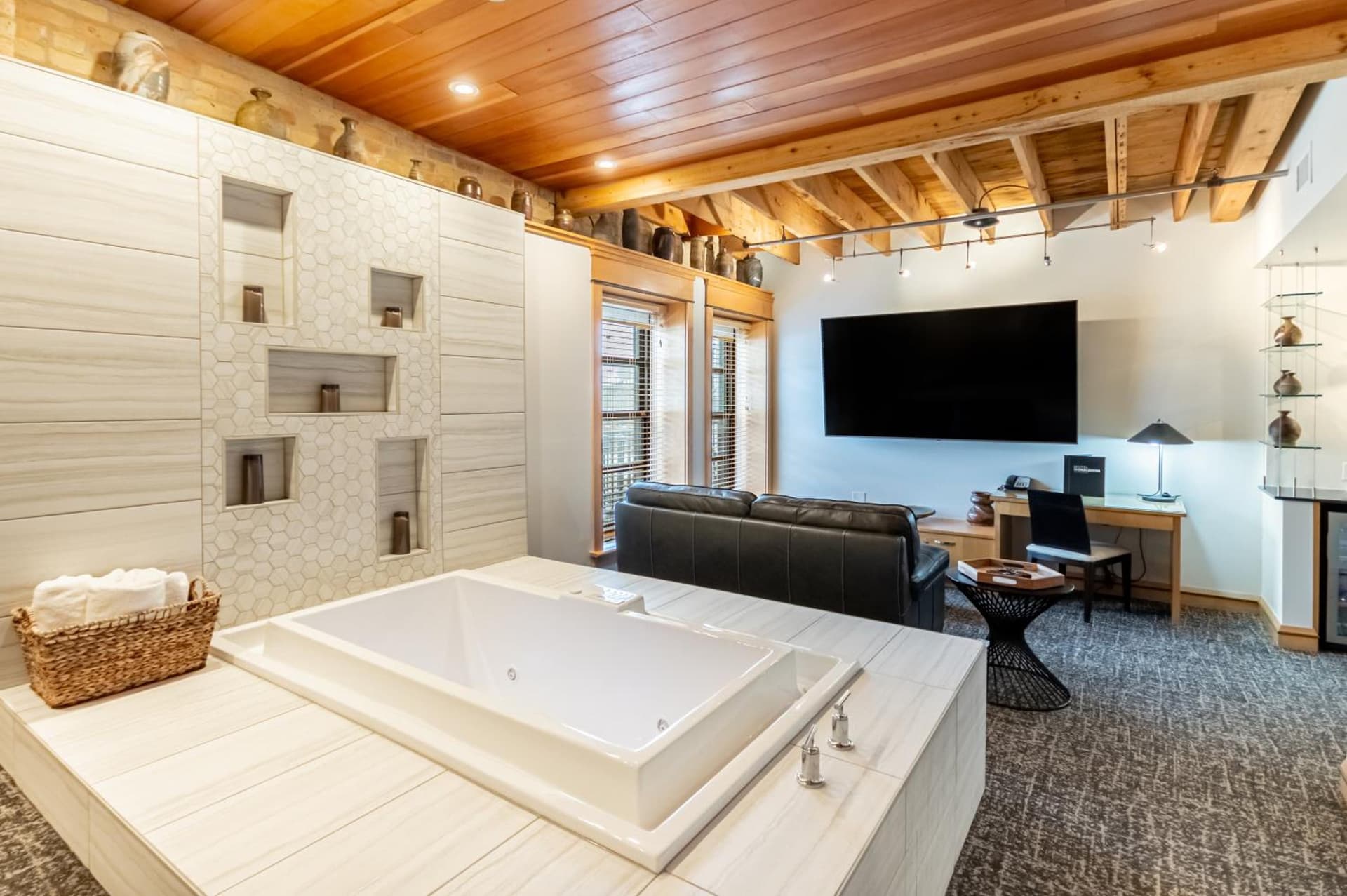 Hotel Donaldson property views in Fargo, ND — gallery photo 3