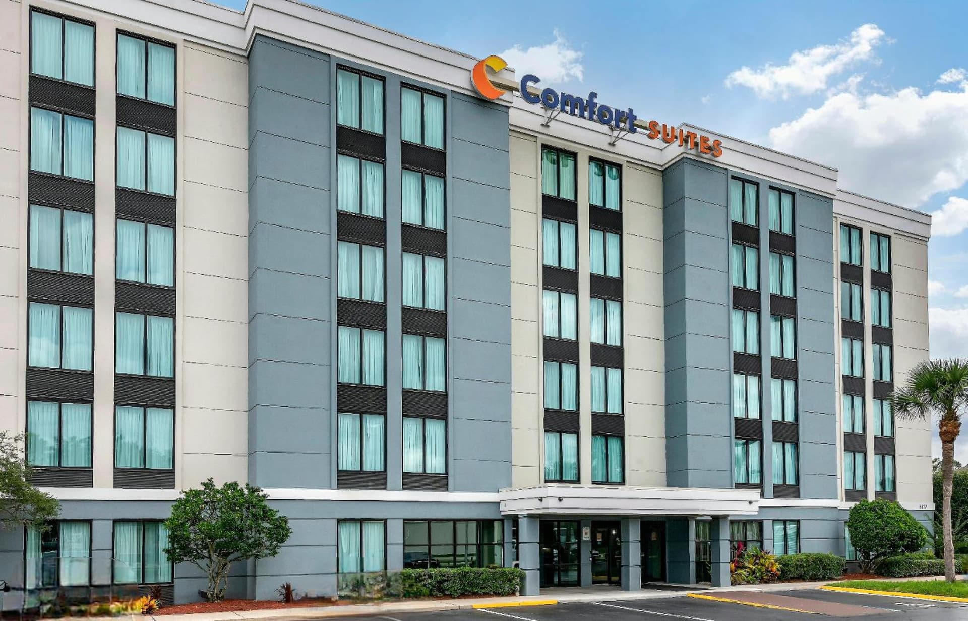 Comfort Suites Baymeadows Near Butler Blvd interior in Jacksonville, FL — gallery photo 2