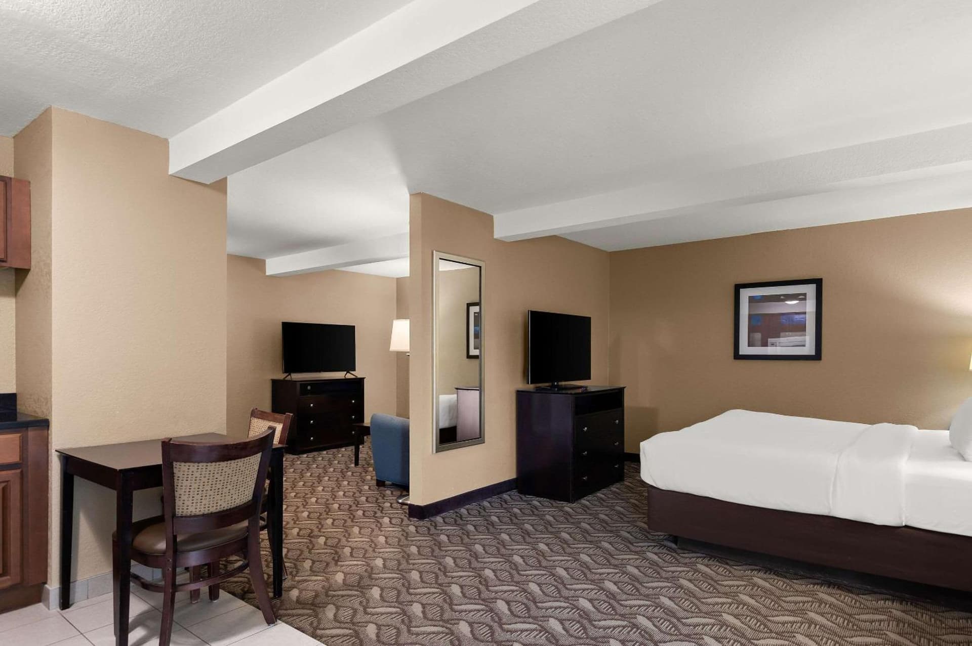 Comfort Inn & Suites Springfield I-55 gallery photo in Springfield, IL — image 40