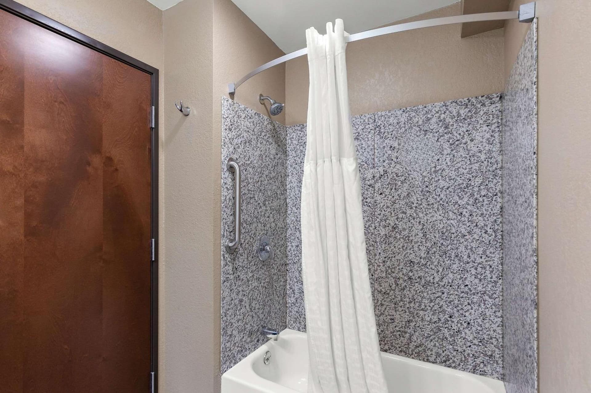Comfort Inn & Suites Springfield I-55 gallery photo in Springfield, IL — image 38