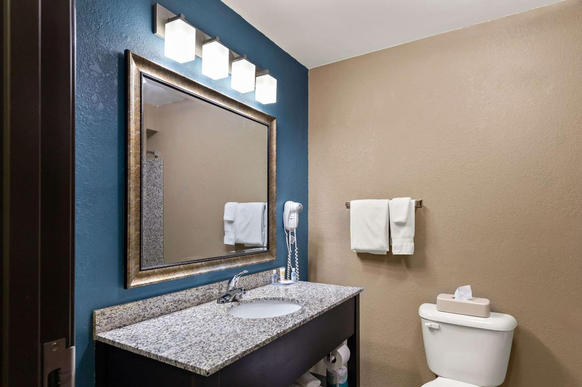 Comfort Inn & Suites Springfield I-55 gallery photo in Springfield, IL — image 23