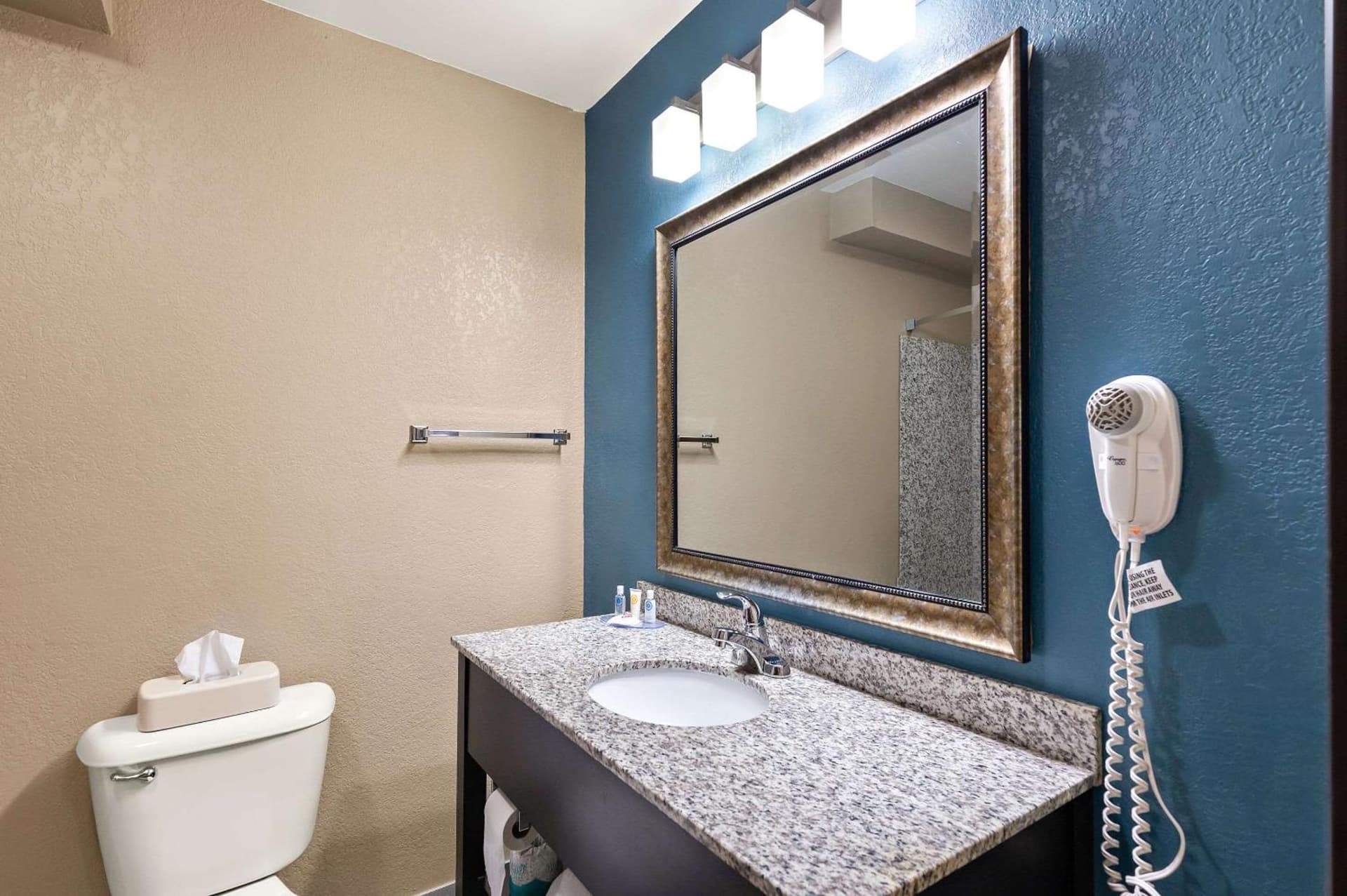 Comfort Inn & Suites Springfield I-55 gallery photo in Springfield, IL — image 36