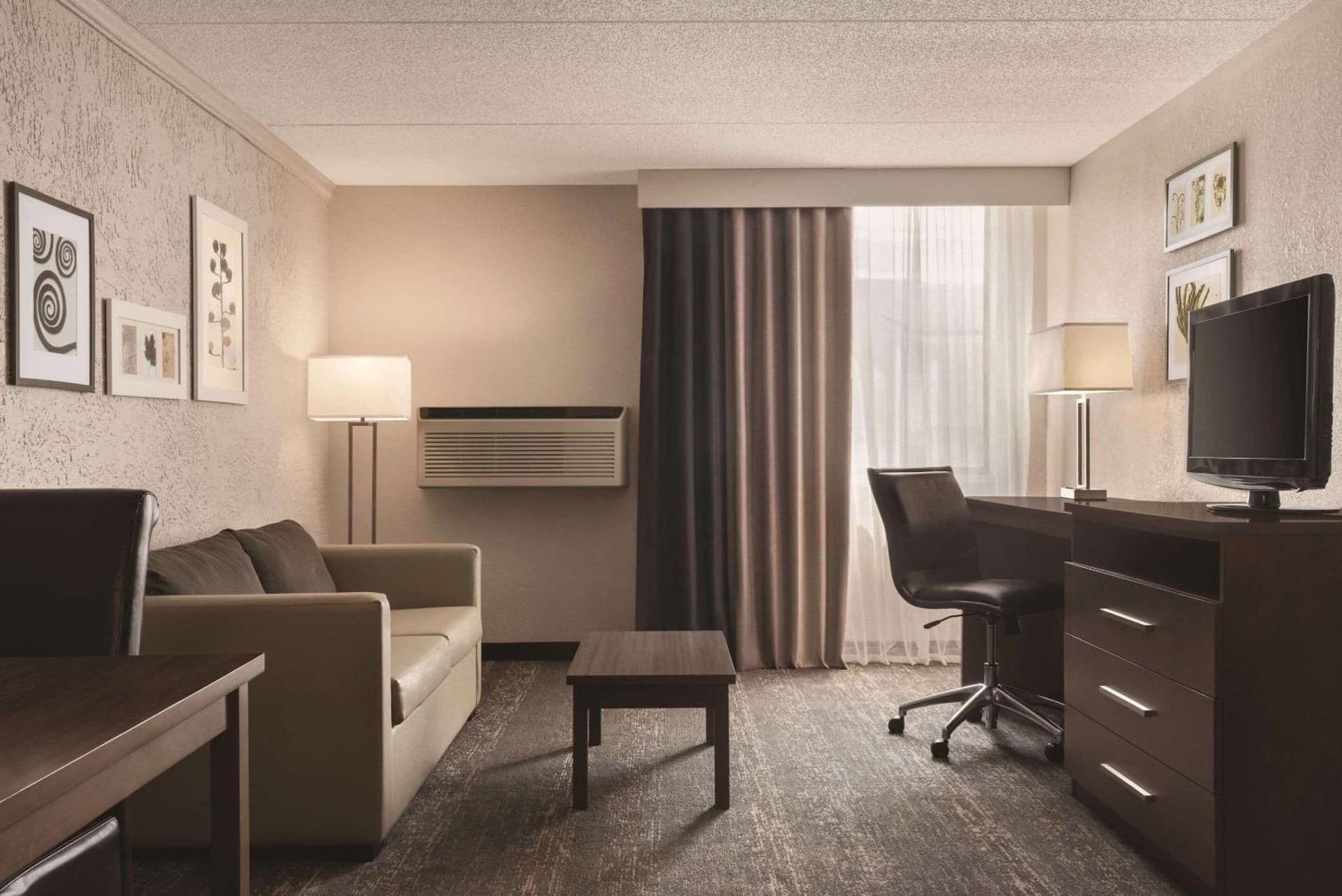 Country Inn & Suites by Radisson, Mt Pleasant-Racine West, WI gallery photo in Sturtevant, WI — image 85
