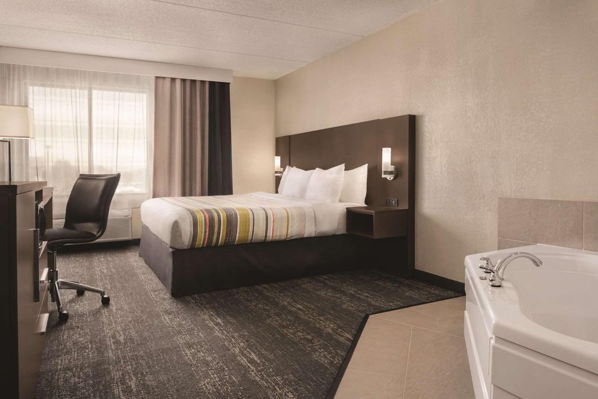 Country Inn & Suites by Radisson, Mt Pleasant-Racine West, WI gallery photo in Sturtevant, WI — image 88