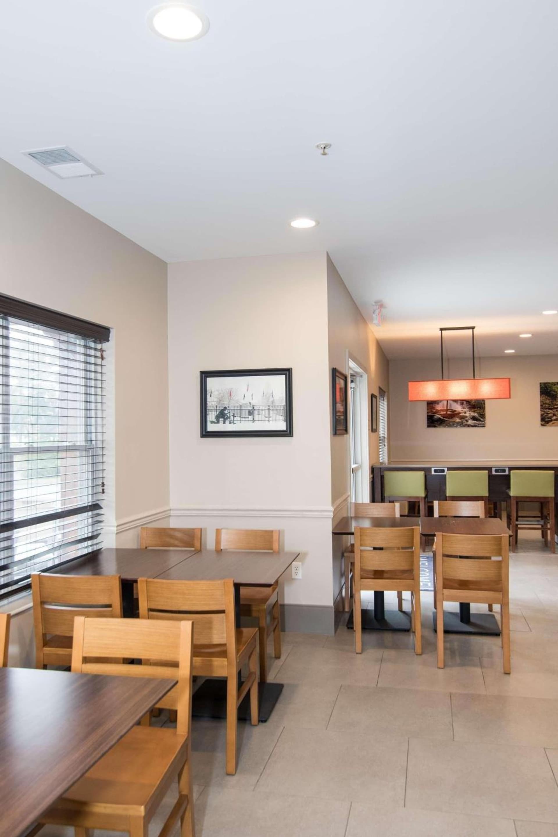 Country Inn & Suites by Radisson, Lehighton-Jim Thorpe, PA gallery photo in Lehighton, PA — image 5