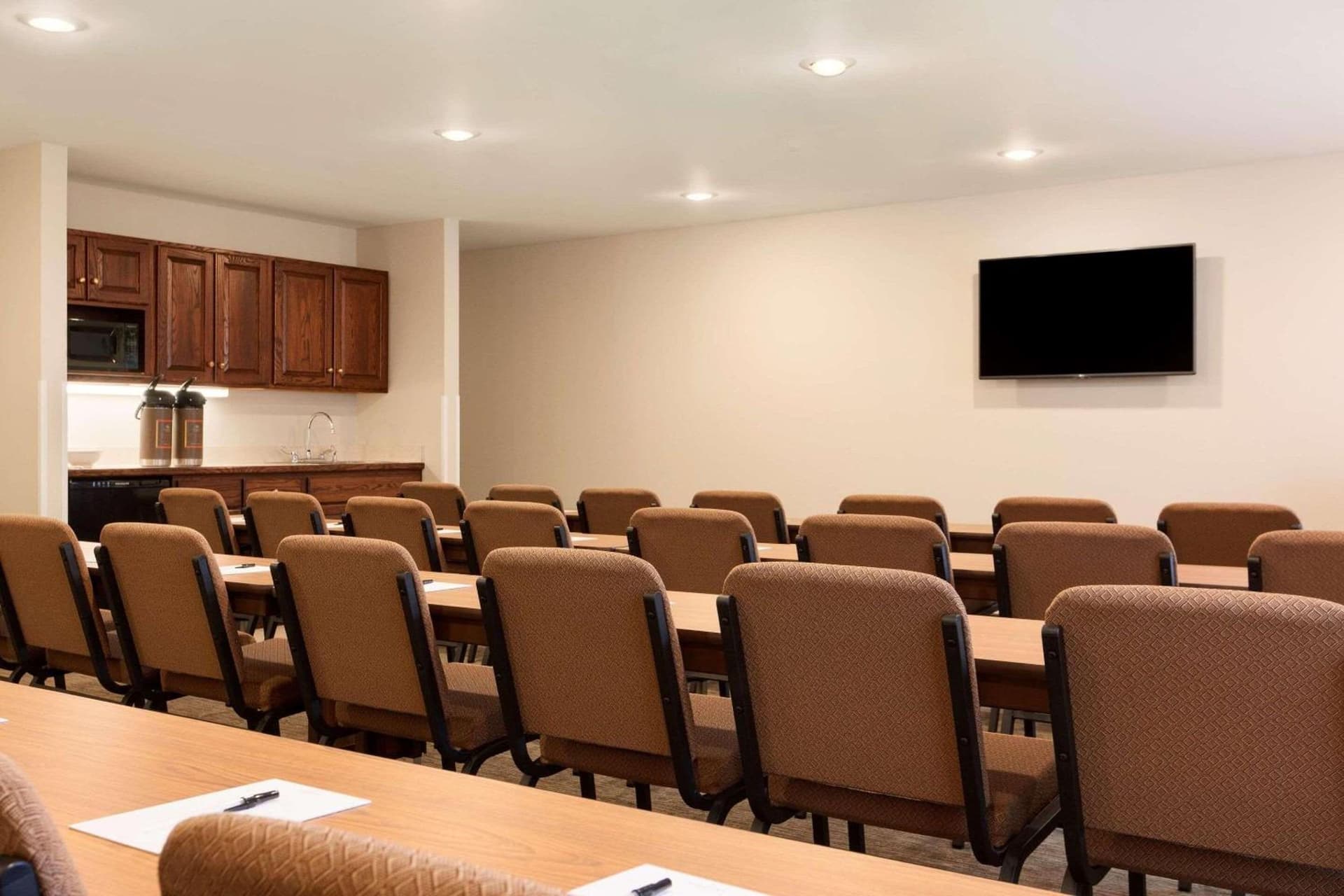 Country Inn & Suites by Radisson, Lehighton-Jim Thorpe, PA gallery photo in Lehighton, PA — image 35