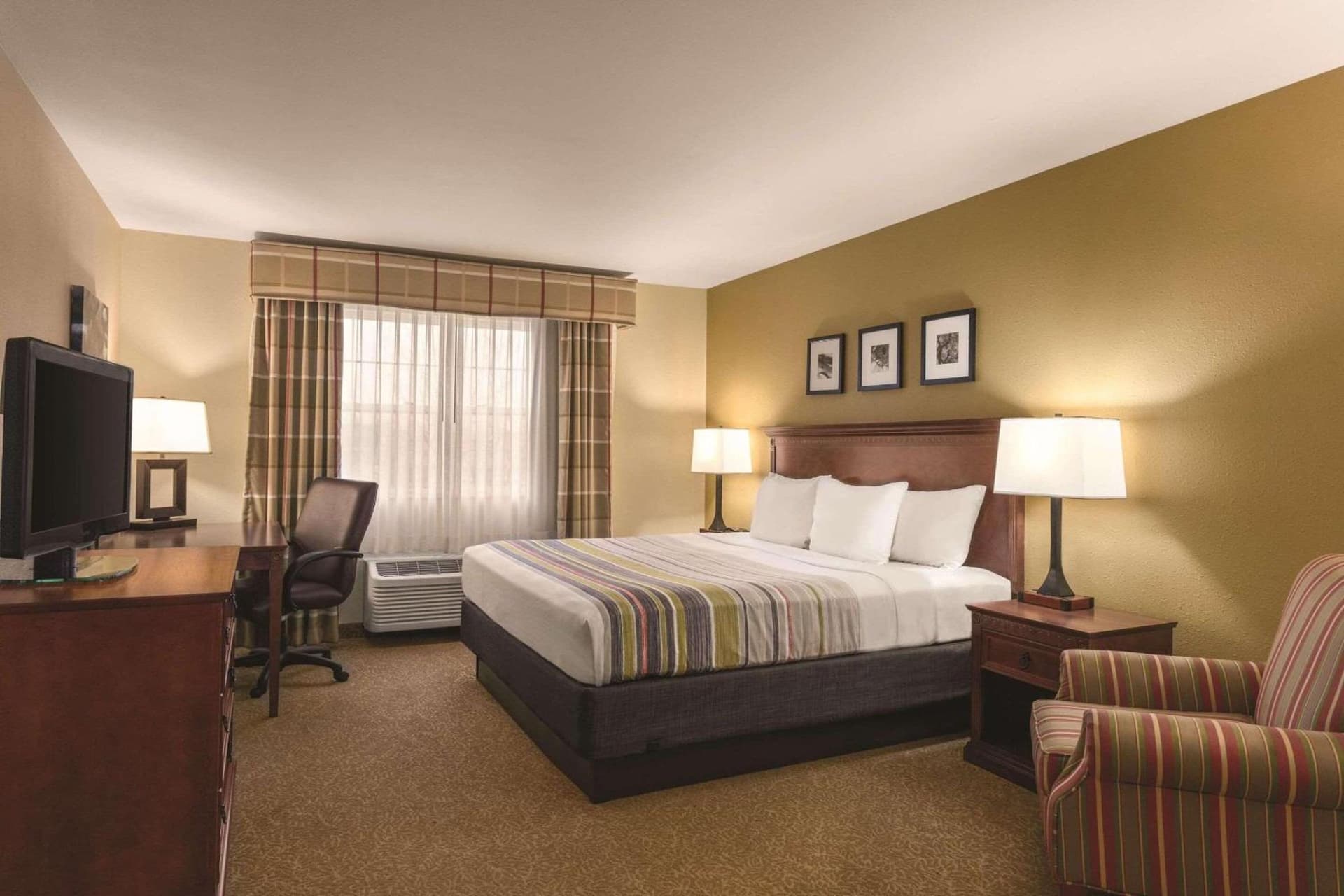 Country Inn & Suites by Radisson, Dakota Dunes, SD gallery photo in Dakota Dunes, SD — image 4