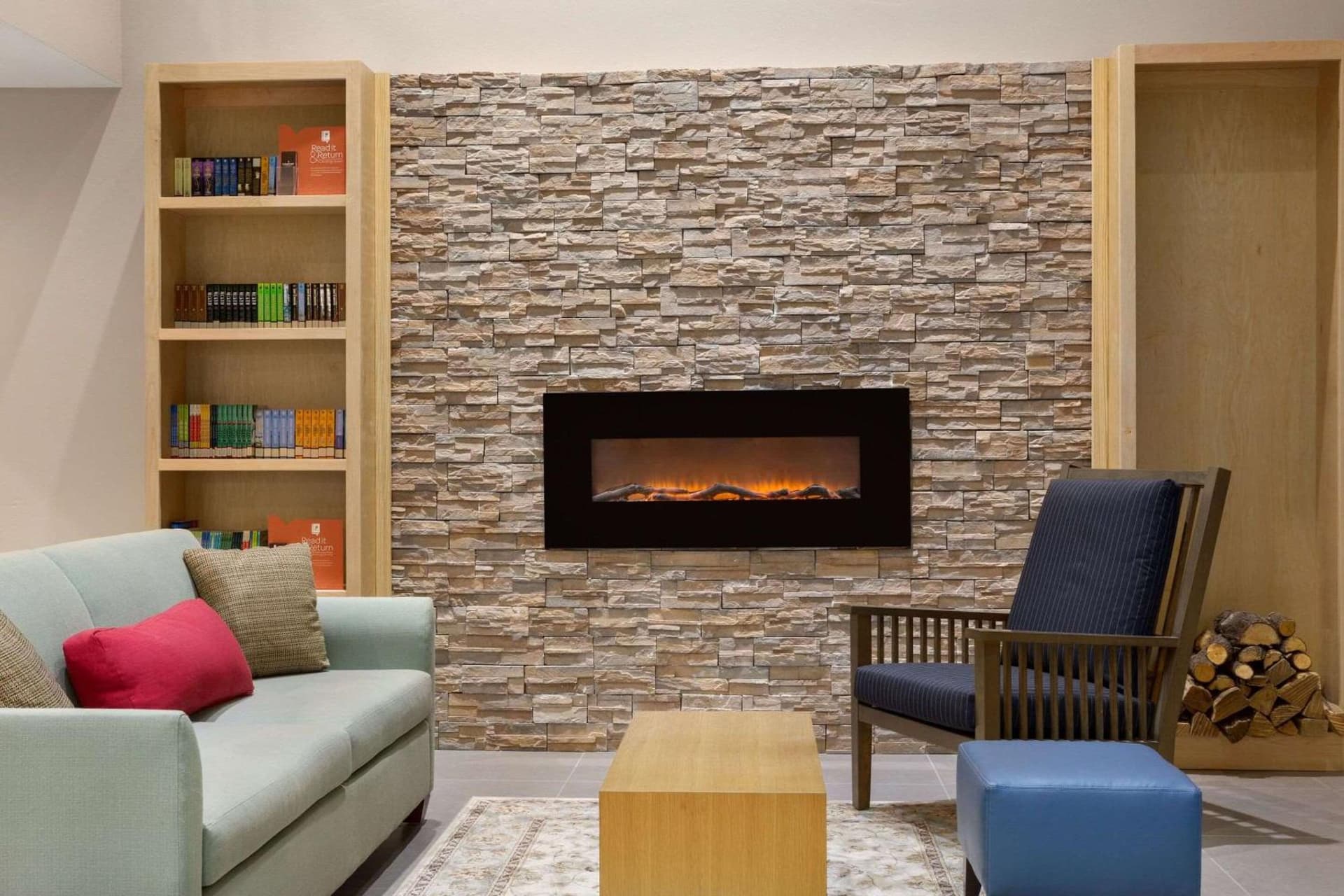 Country Inn & Suites by Radisson, Fort Worth West l-30 NAS JRB interior in Fort Worth, TX — gallery photo 2