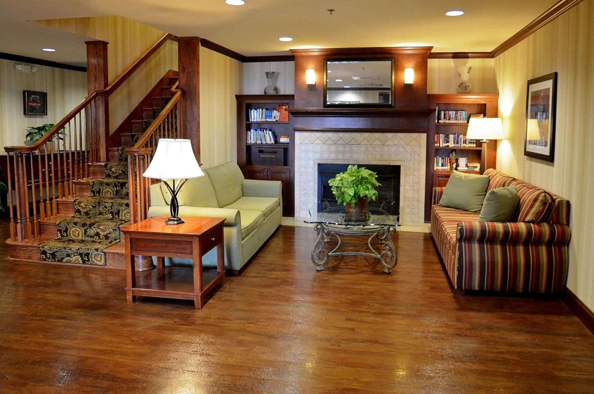 Country Inn & Suites by Radisson, Knoxville at Cedar Bluff, TN interior in Knoxville, TN — gallery photo 2