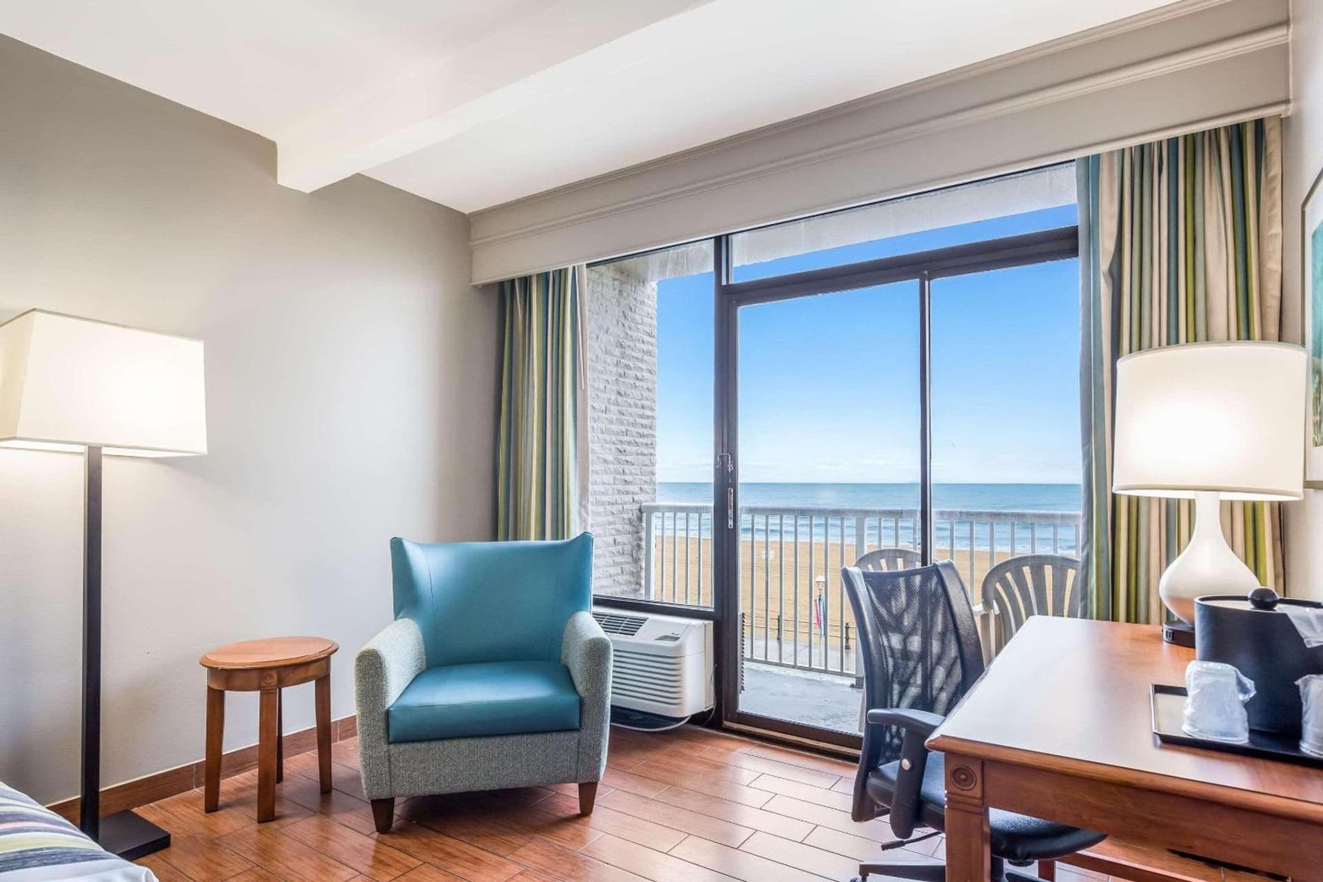 Country Inn & Suites by Radisson, Virginia Beach Oceanfront gallery photo in Virginia Beach, VA — image 17