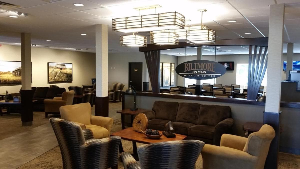 The Biltmore Hotel & Suites Main Avenue interior in Fargo, ND — gallery photo 2