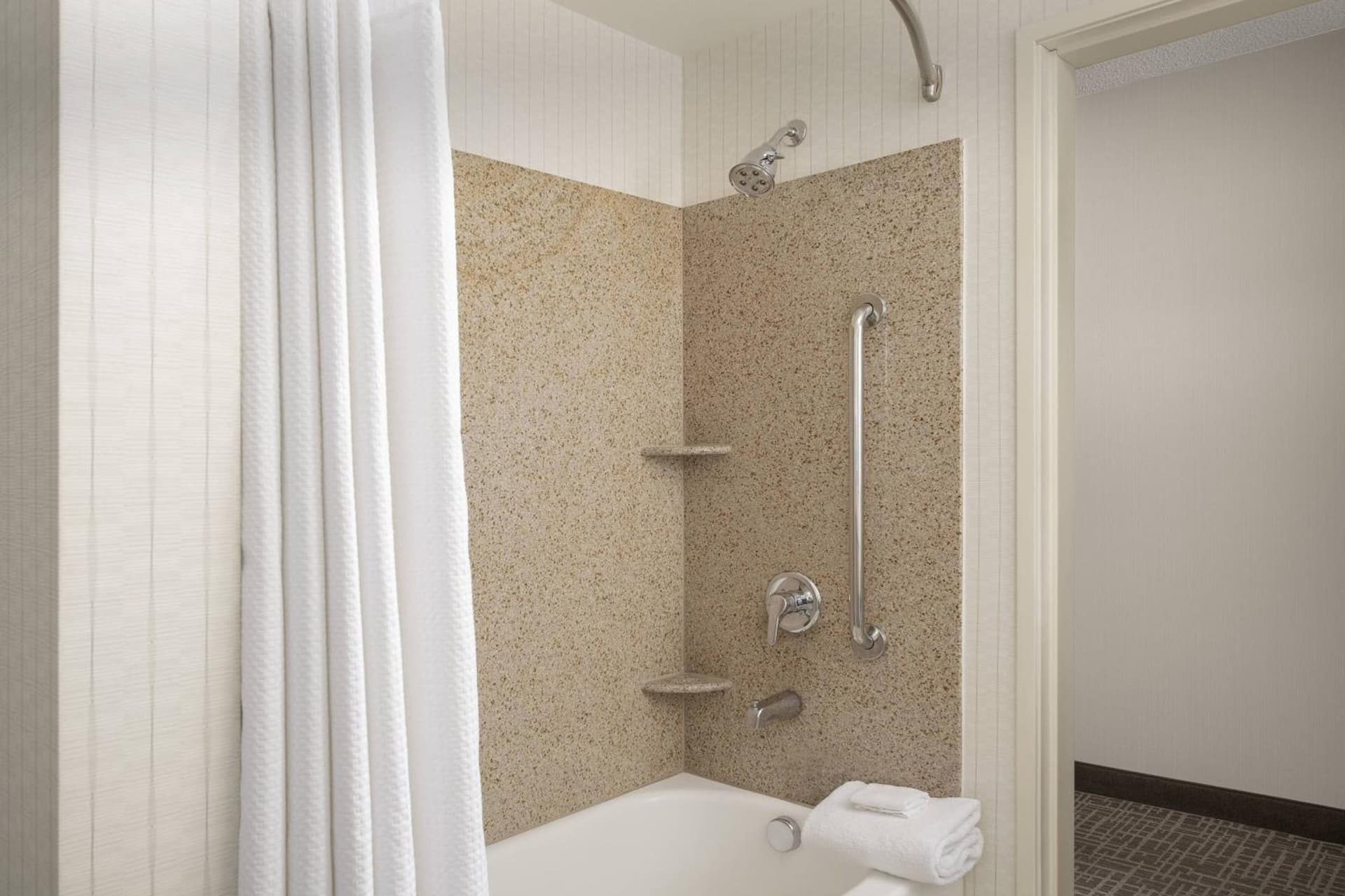 Courtyard Tacoma Downtown interior in Tacoma, WA — gallery photo 2