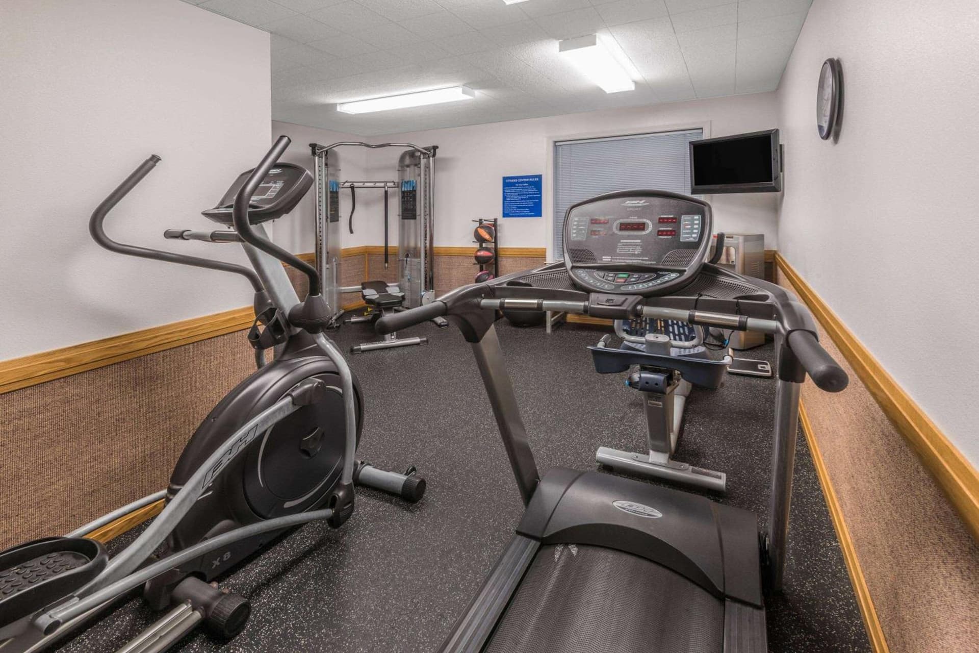 Days Inn by Wyndham Great Falls interior in Great Falls, MT — gallery photo 2