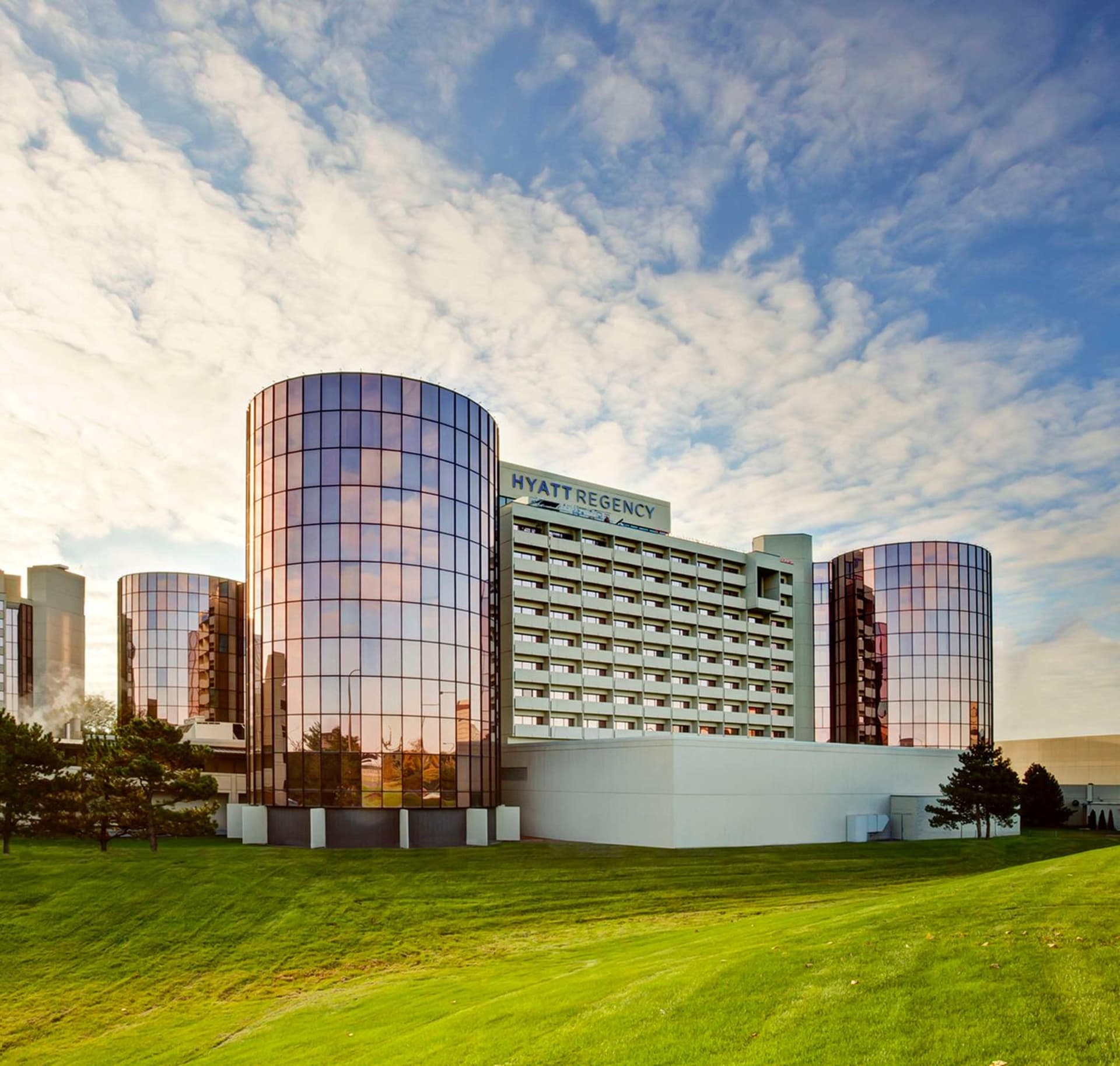 Hyatt Regency O'Hare Chicago property views in Rosemont, IL — gallery photo 3