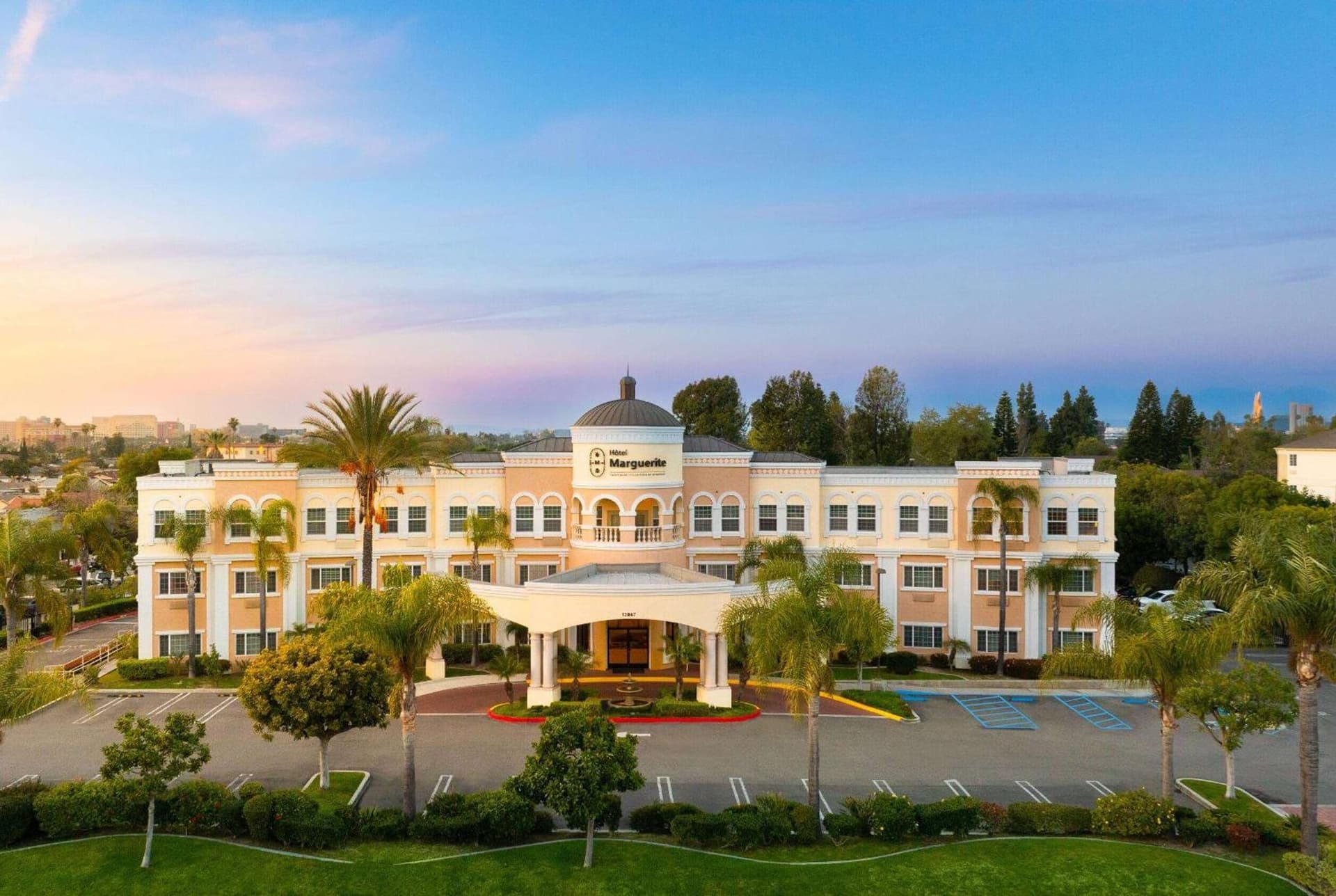 Hotel Marguerite South Anaheim - Garden Grove, Trademark Collection by Wyndham gallery photo in Anaheim, CA — image 17