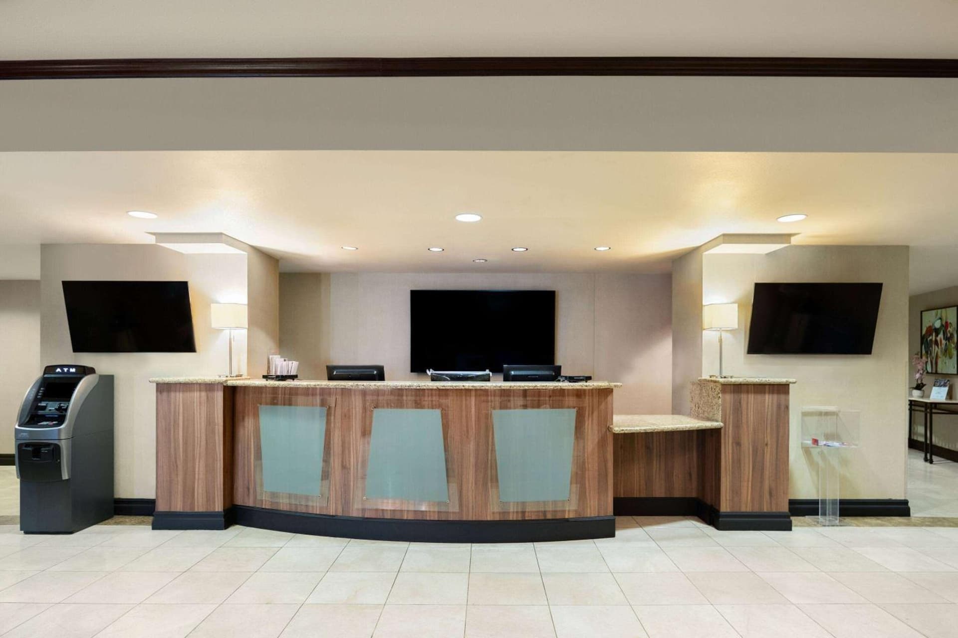 Hotel Marguerite South Anaheim - Garden Grove, Trademark Collection by Wyndham gallery photo in Anaheim, CA — image 4