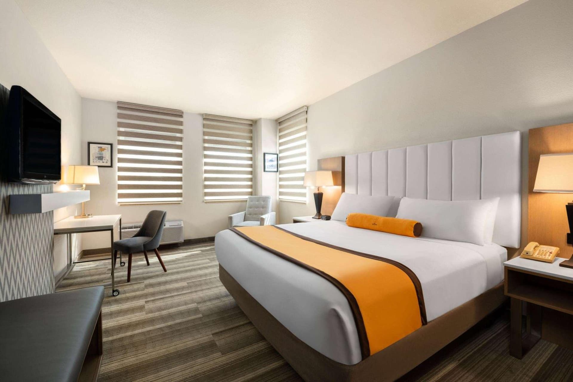 Hotel Marguerite South Anaheim - Garden Grove, Trademark Collection by Wyndham gallery photo in Anaheim, CA — image 37