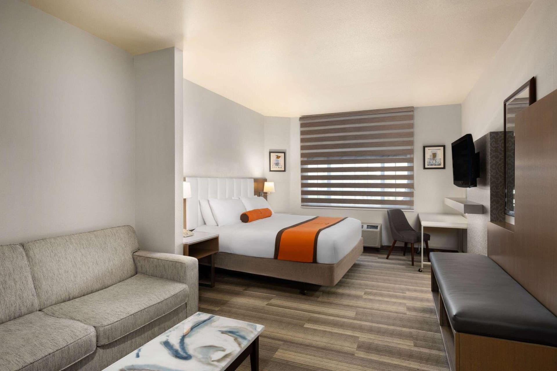 Hotel Marguerite South Anaheim - Garden Grove, Trademark Collection by Wyndham interior in Anaheim, CA — gallery photo 2