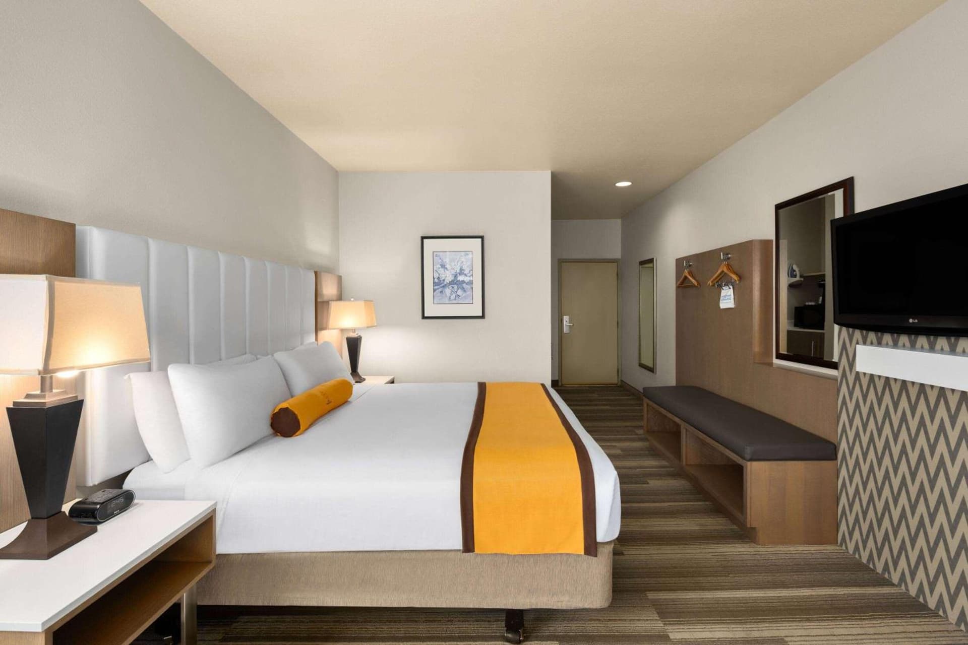 Hotel Marguerite South Anaheim - Garden Grove, Trademark Collection by Wyndham gallery photo in Anaheim, CA — image 36