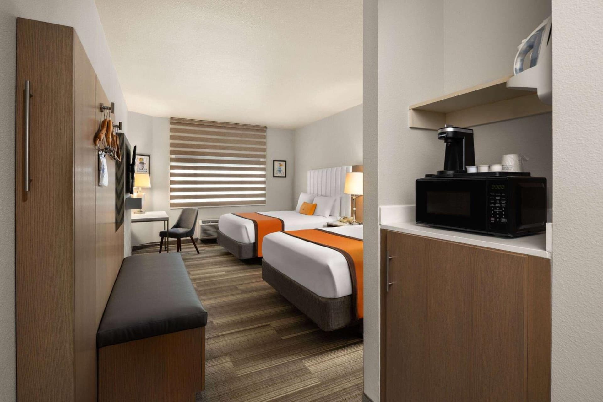Hotel Marguerite South Anaheim - Garden Grove, Trademark Collection by Wyndham gallery photo in Anaheim, CA — image 46