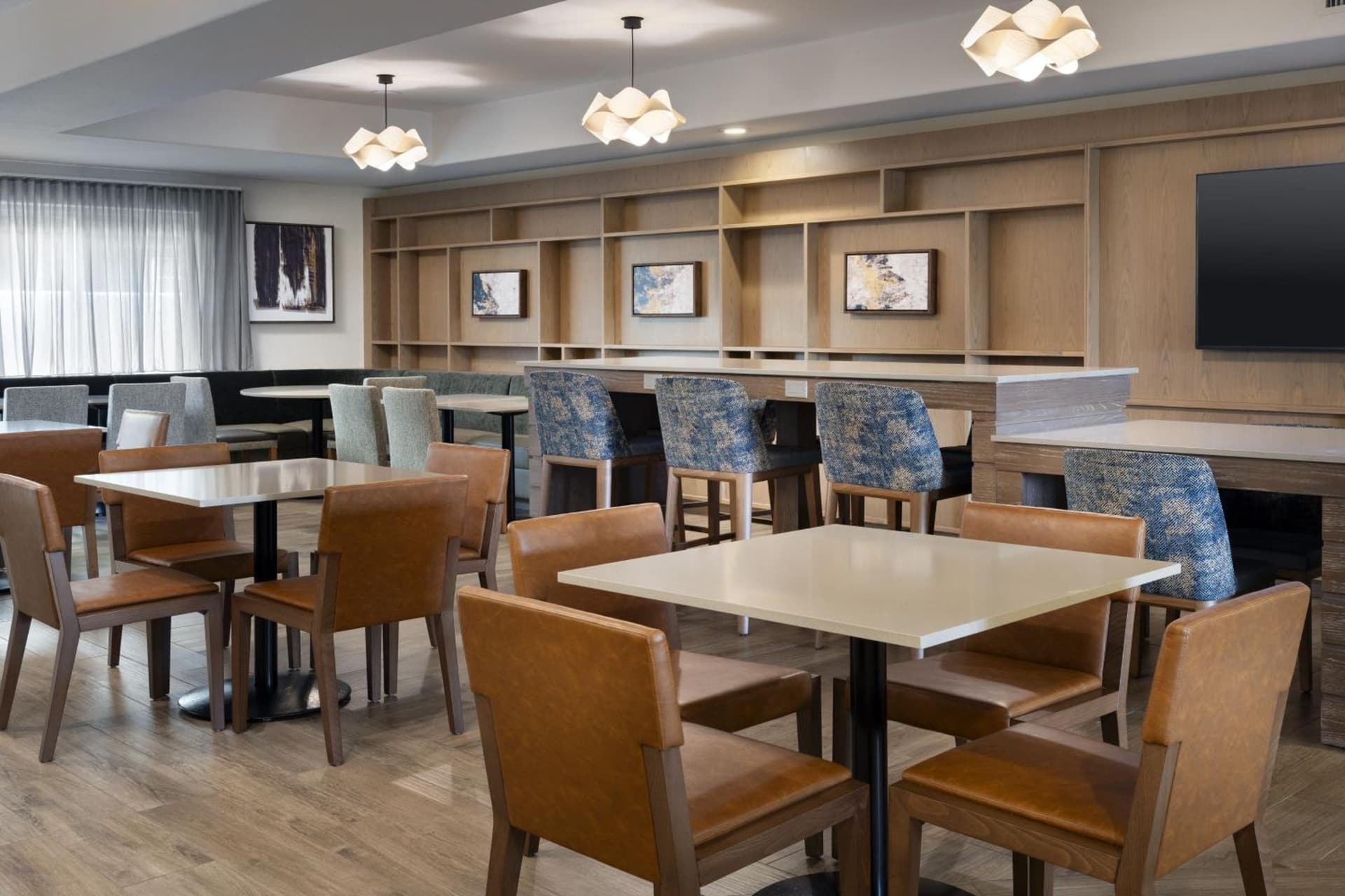 Fairfield by Marriott Inn & Suites Fresno Riverpark gallery photo in Fresno, CA — image 9