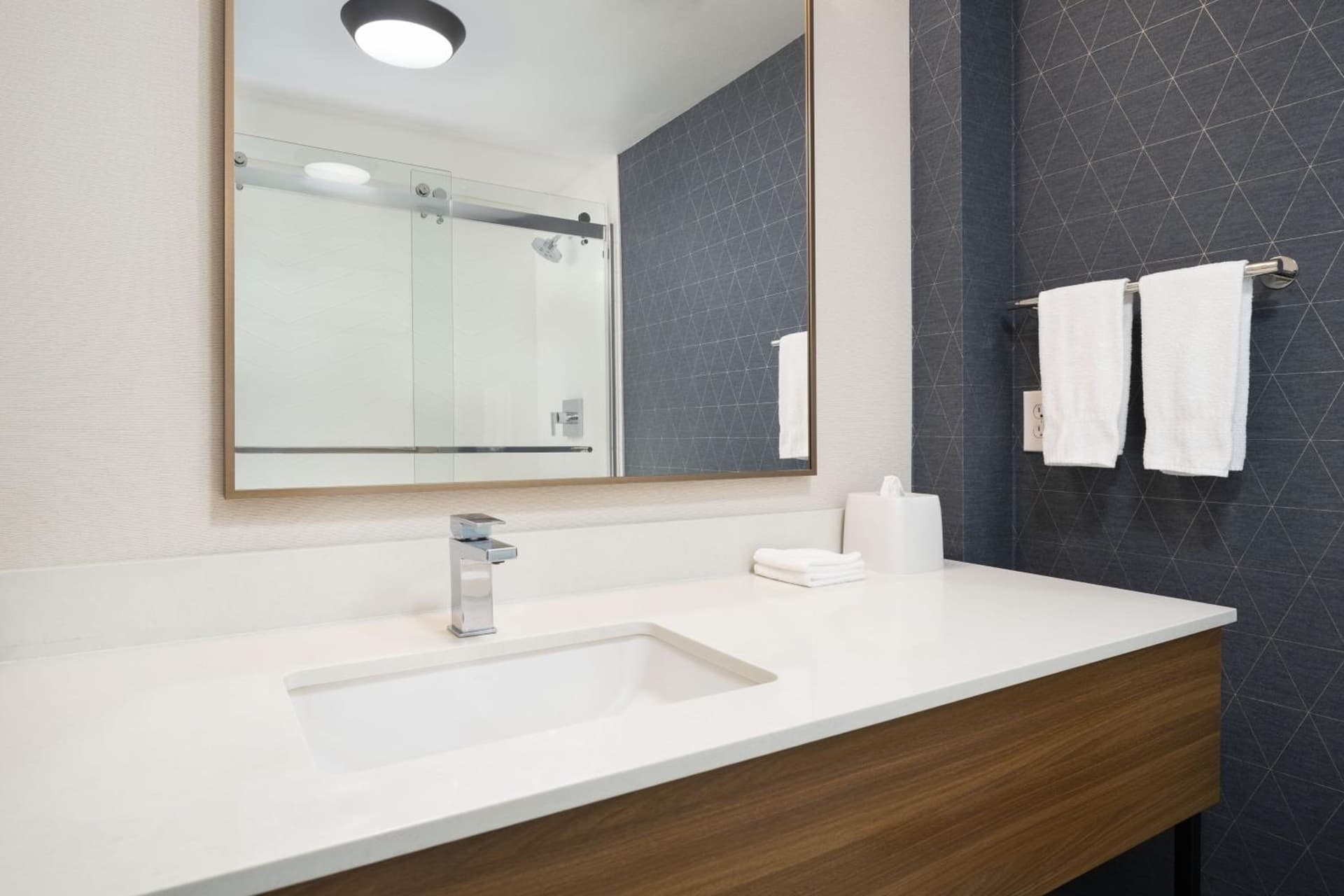 Fairfield by Marriott Inn & Suites Fresno Riverpark gallery photo in Fresno, CA — image 4