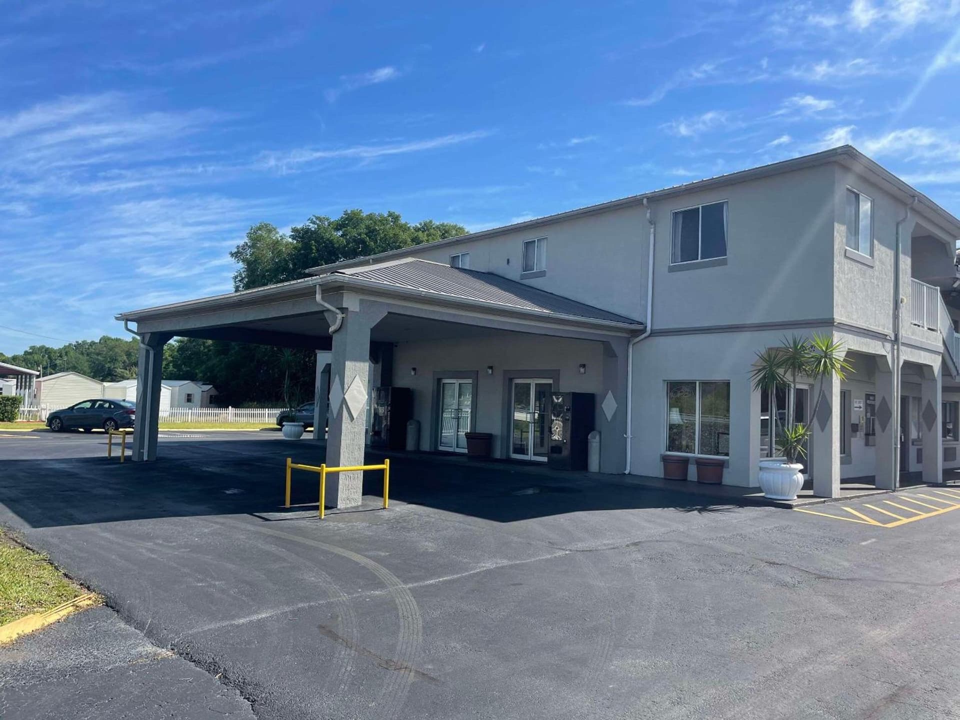 Rodeway Inn Lake Wales - Winter Haven exterior or lobby in Lake Wales, FL — main listing photo