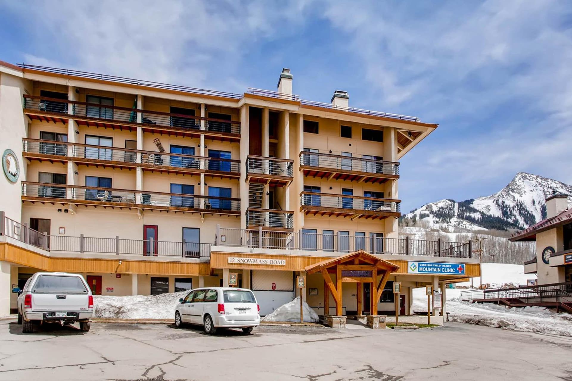 Crested Butte Mountain Resort Properties by Vail Resorts interior in Crested Butte, CO — gallery photo 2