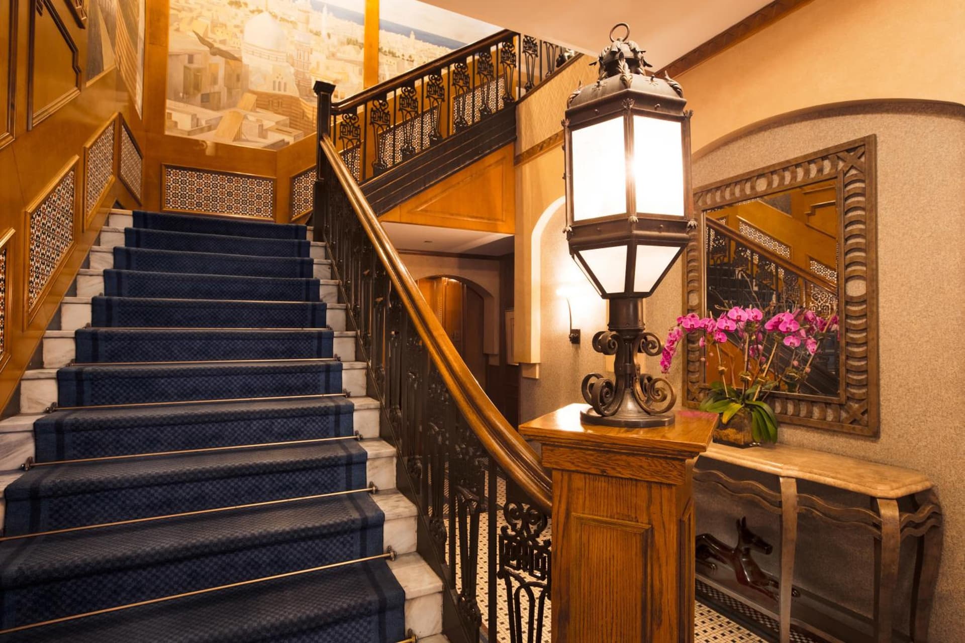 Casablanca Hotel by Library Hotel Collection gallery photo in New York, NY — image 10