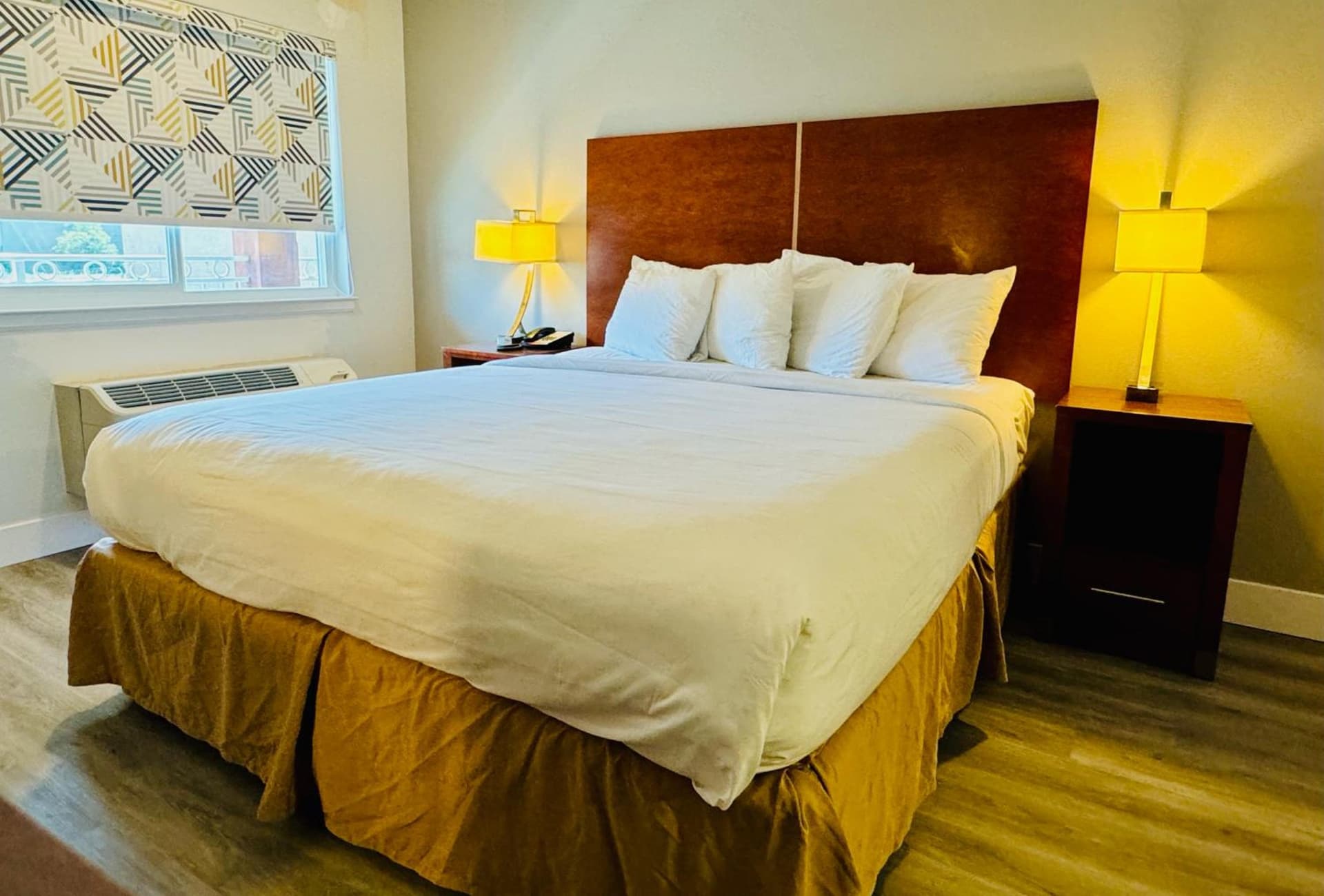 Rodeway Inn Martinez property views in Martinez, CA — gallery photo 3