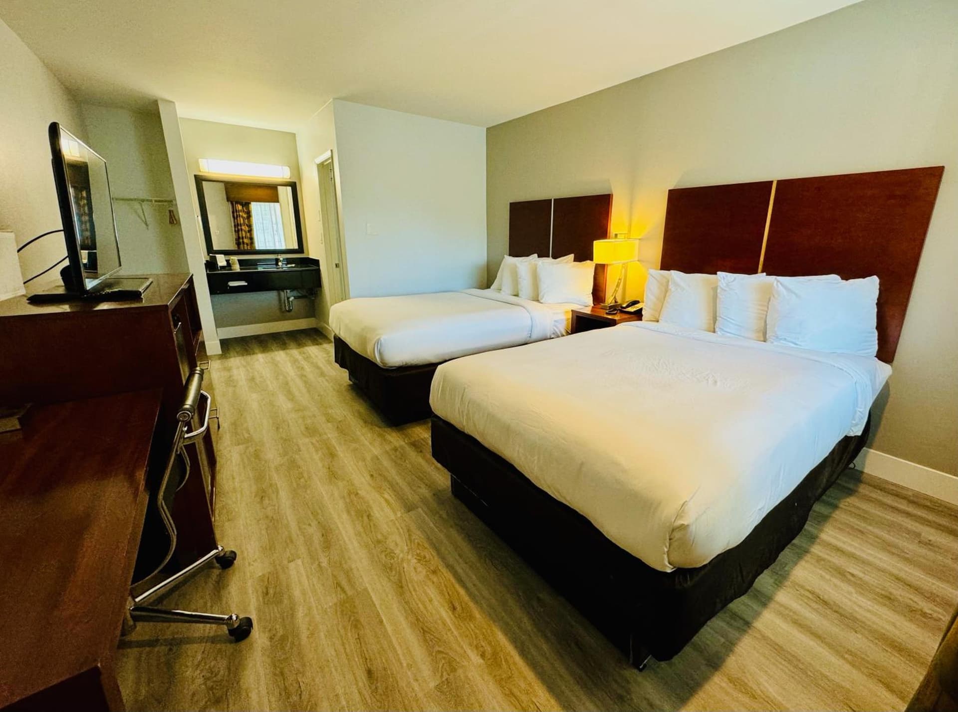 Rodeway Inn Martinez interior in Martinez, CA — gallery photo 2