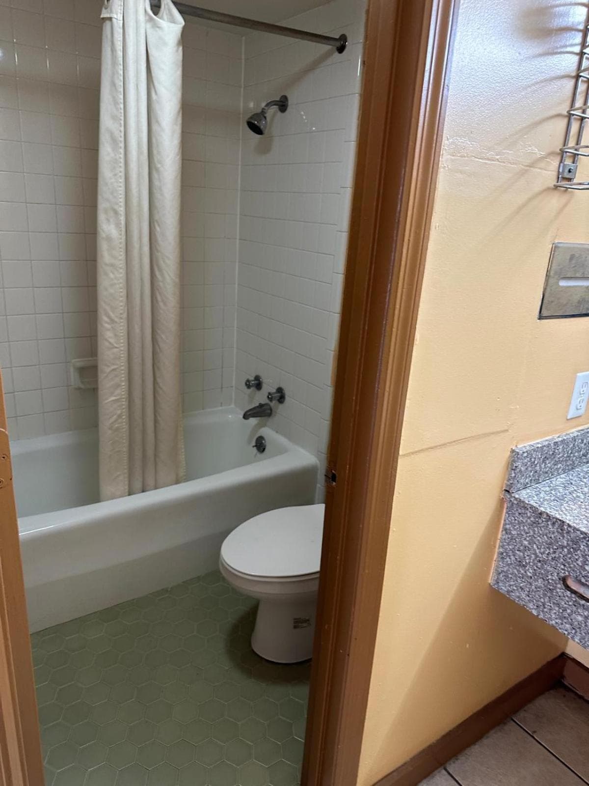 College Inn Spartanburg interior in Spartanburg, SC — gallery photo 2