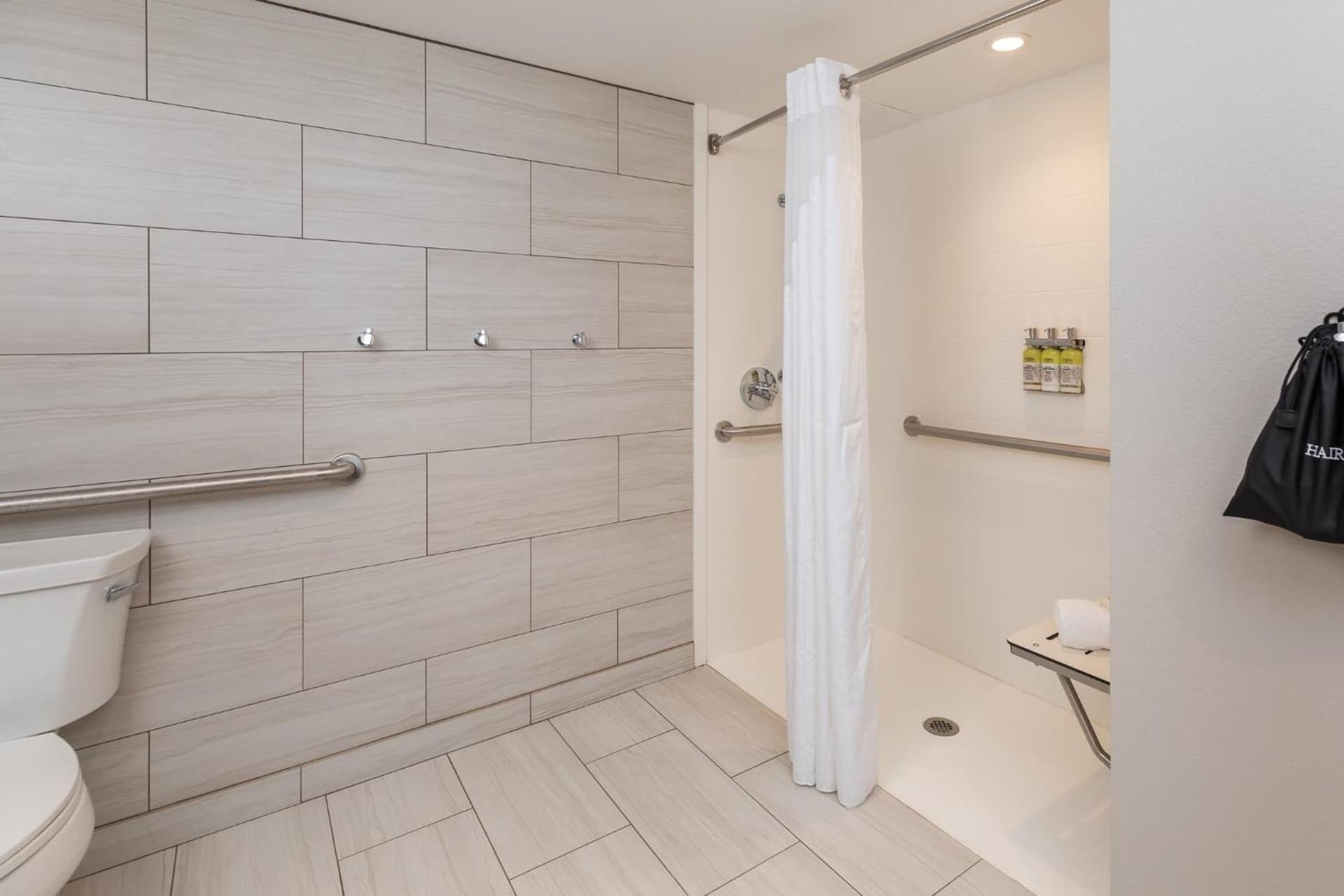 Holiday Inn Express Pensacola Beach by IHG gallery photo in Pensacola Beach, FL — image 80