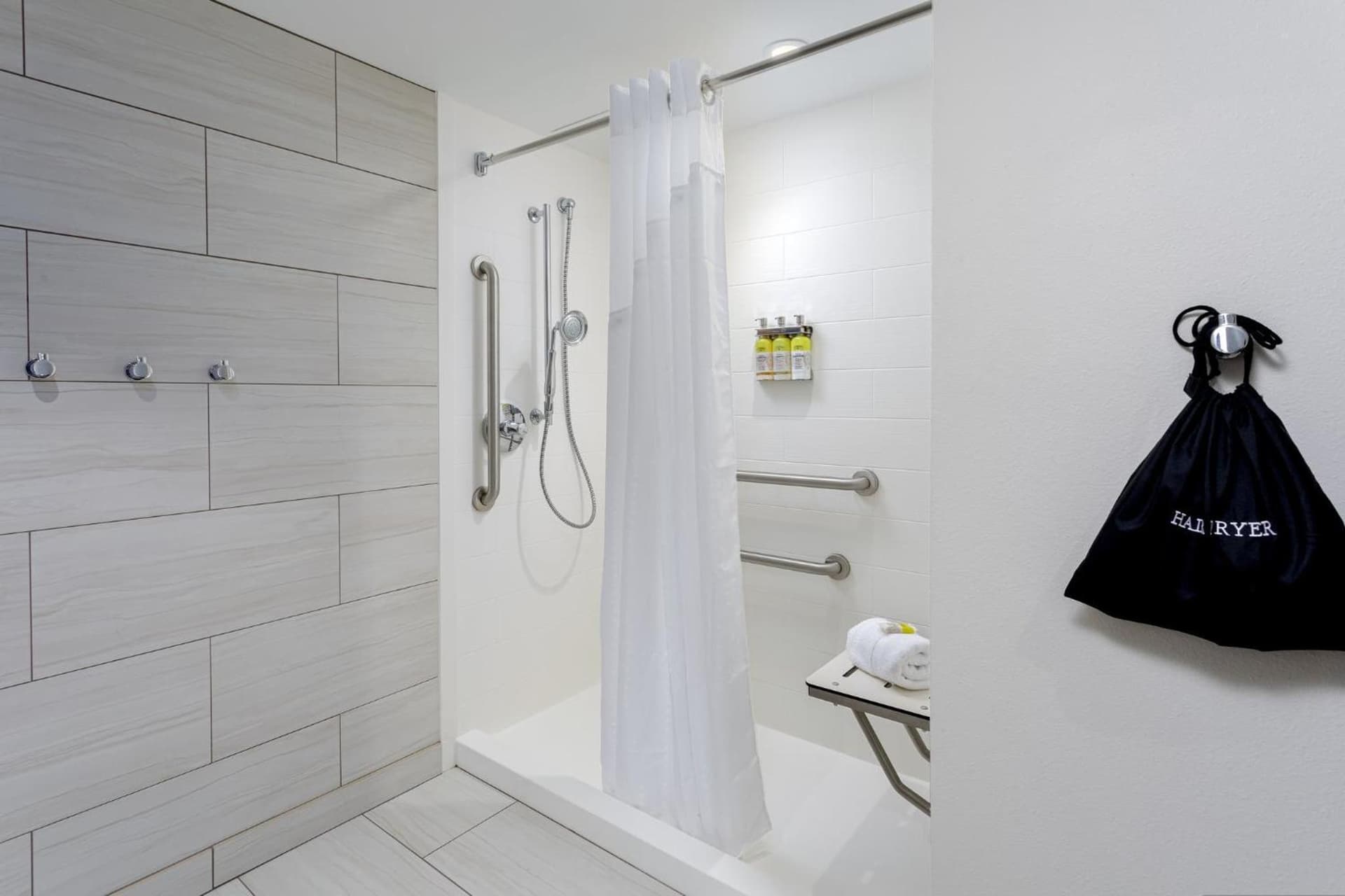 Holiday Inn Express Pensacola Beach by IHG gallery photo in Pensacola Beach, FL — image 76