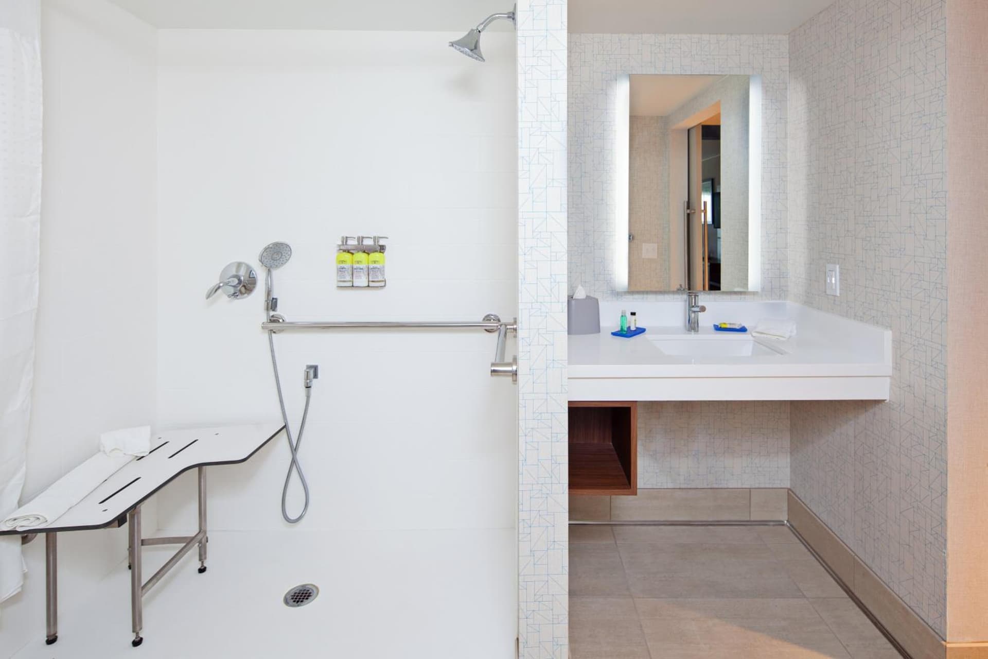 Holiday Inn Express Hotel & Suites Ventura Harbor by IHG gallery photo in Ventura, CA — image 34