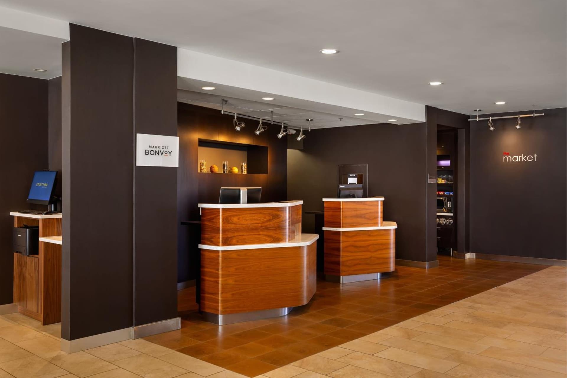 Courtyard by Marriott Minneapolis-St. Paul Airport property views in Mendota Heights, MN — gallery photo 3