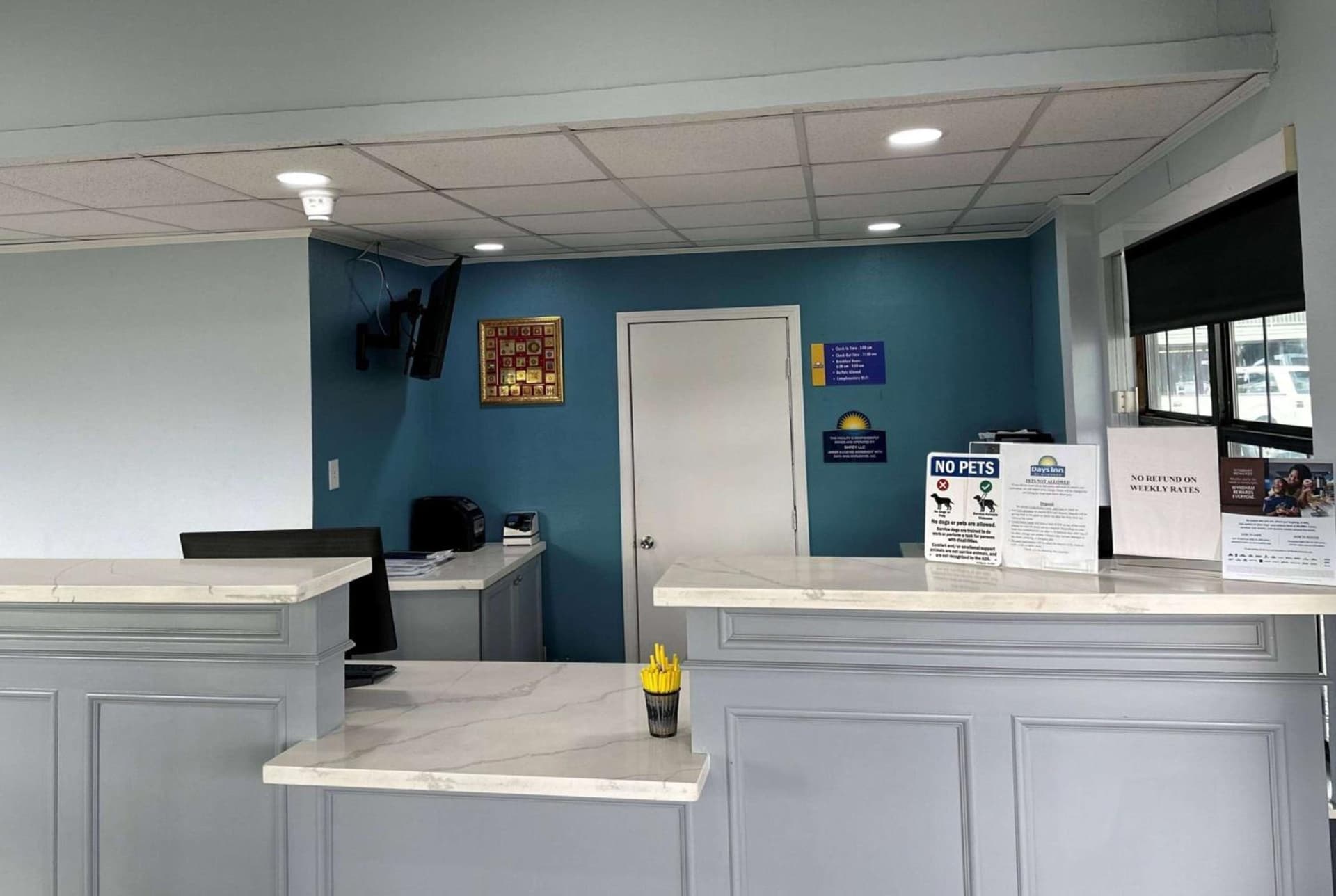 Days Inn by Wyndham Lake Charles property views in Lake Charles, LA — gallery photo 3
