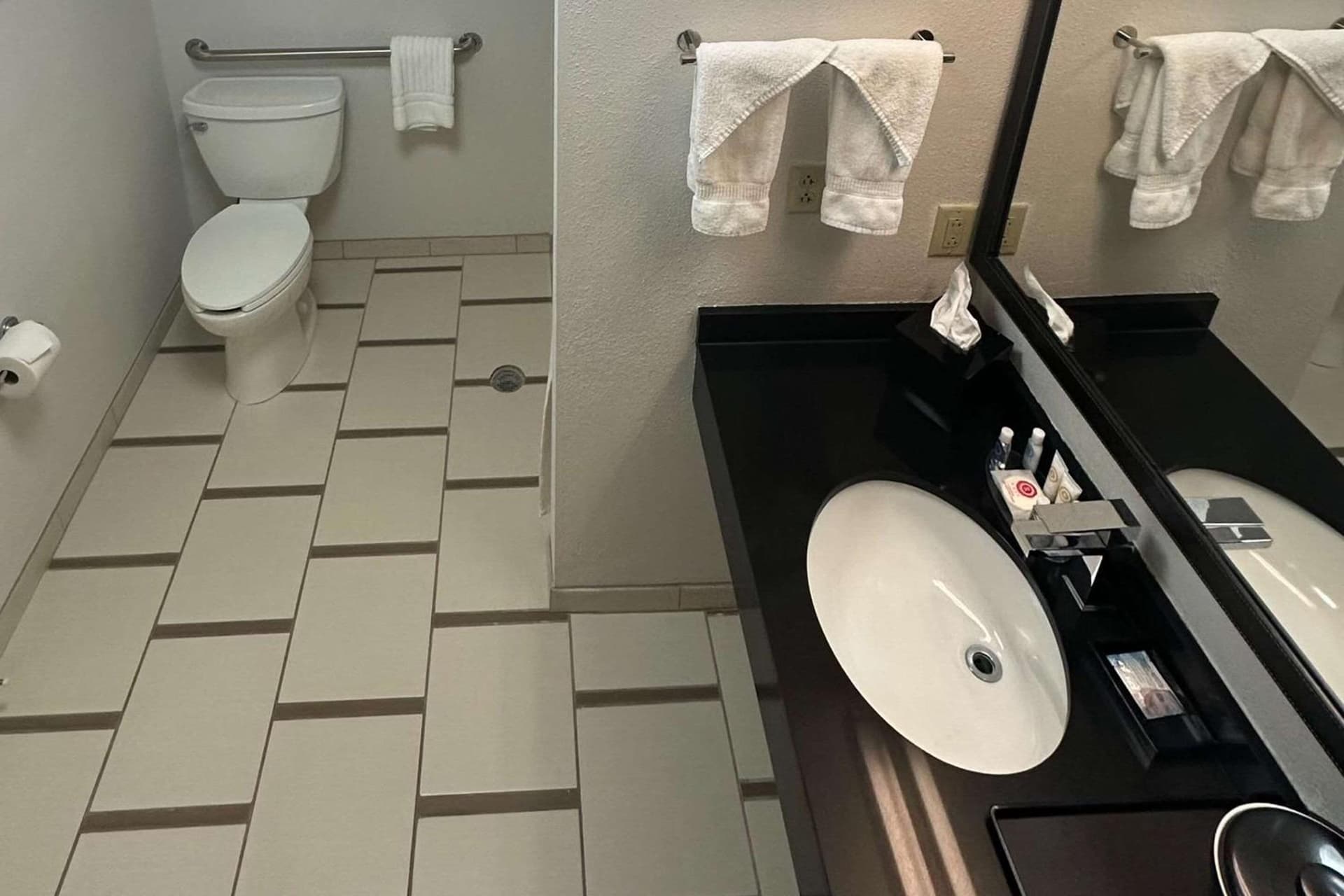 Comfort Inn & Suites Akron South gallery photo in Akron, OH — image 25