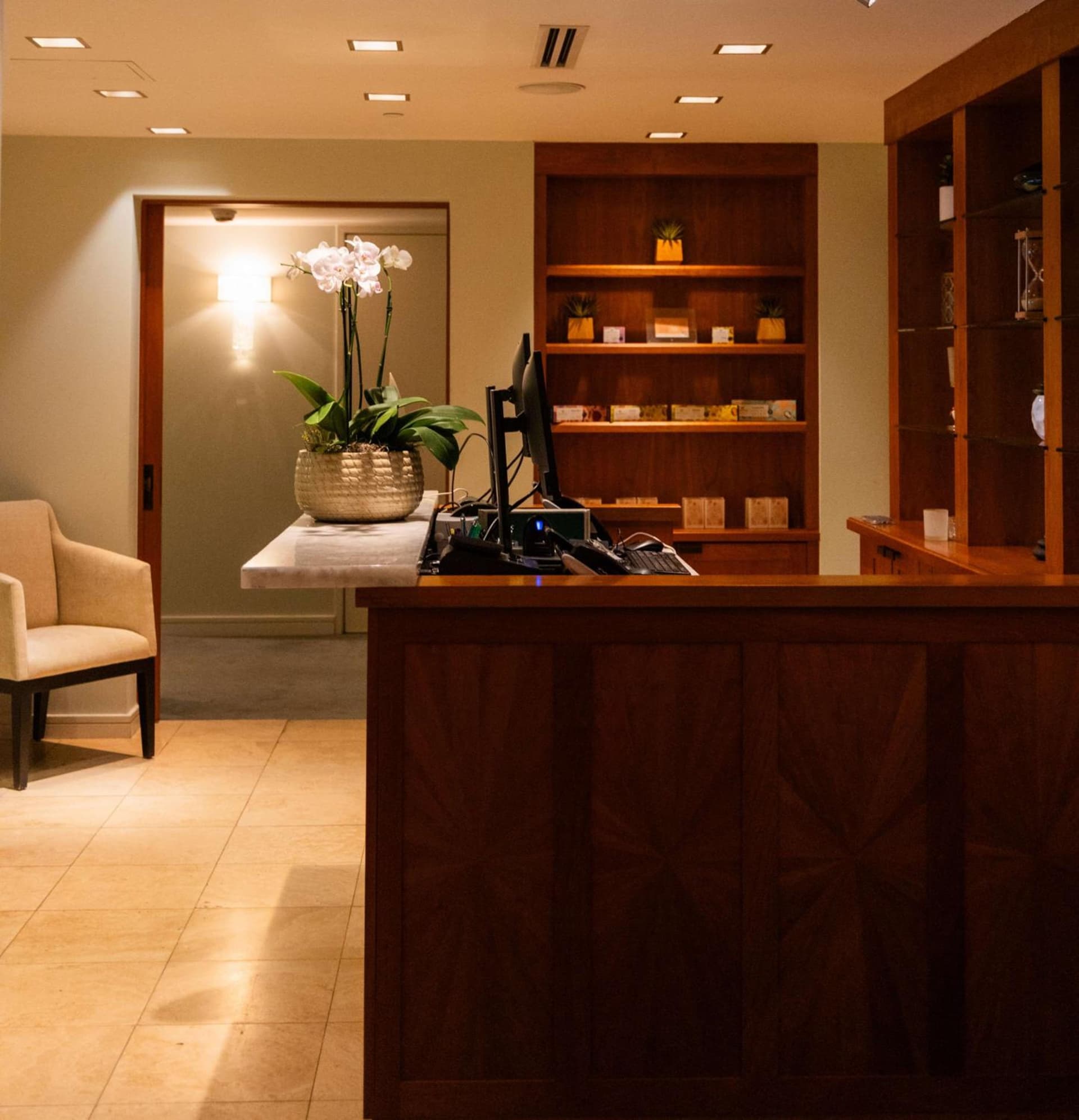 Ka Laʻi Waikiki Beach, LXR Hotels & Resorts gallery photo in Honolulu, HI — image 51