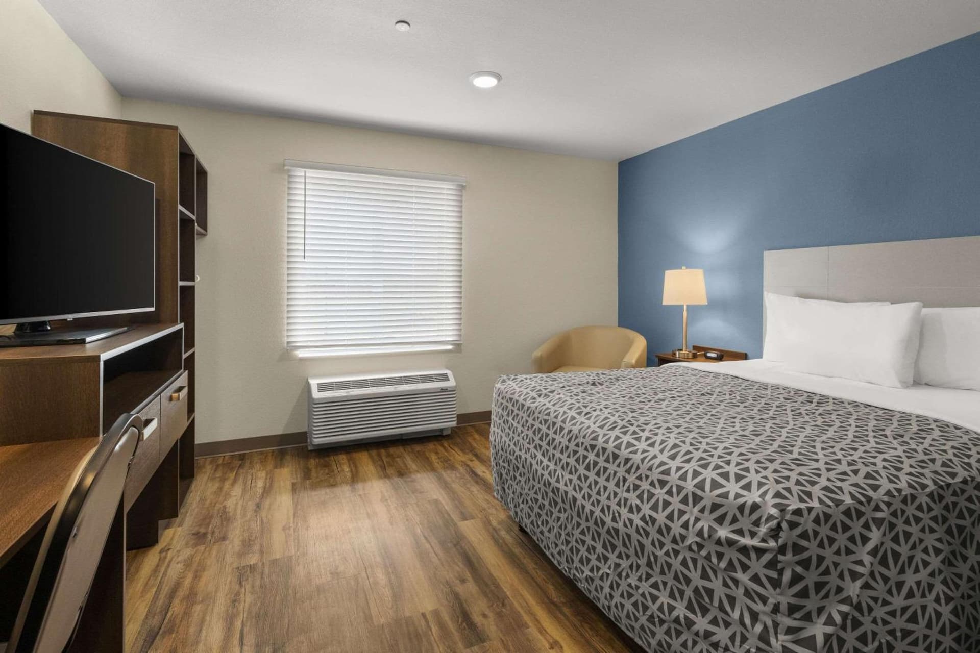 WoodSpring Suites Bowling Green I-65 gallery photo in Bowling Green, KY — image 28