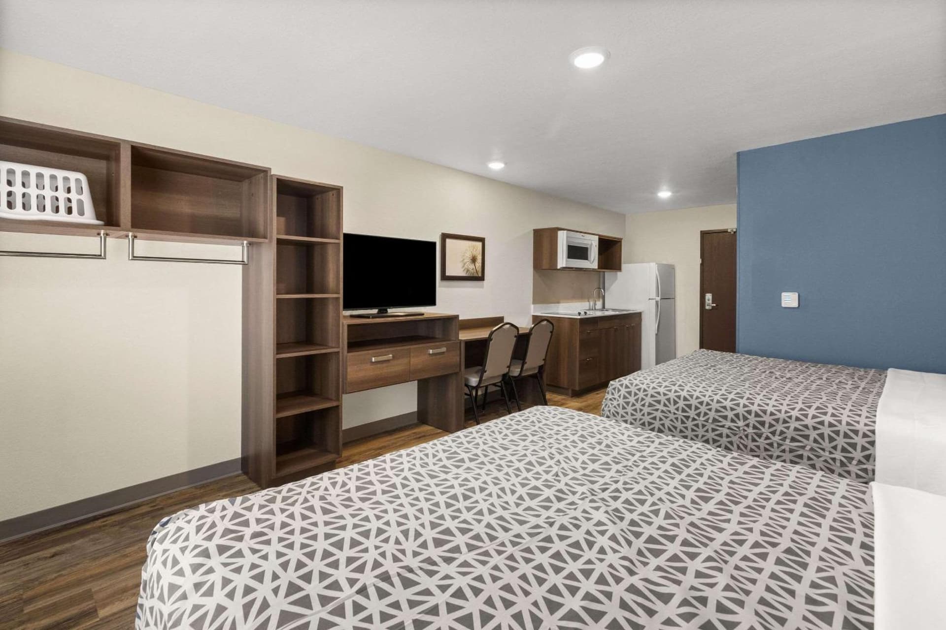 WoodSpring Suites Bowling Green I-65 gallery photo in Bowling Green, KY — image 16
